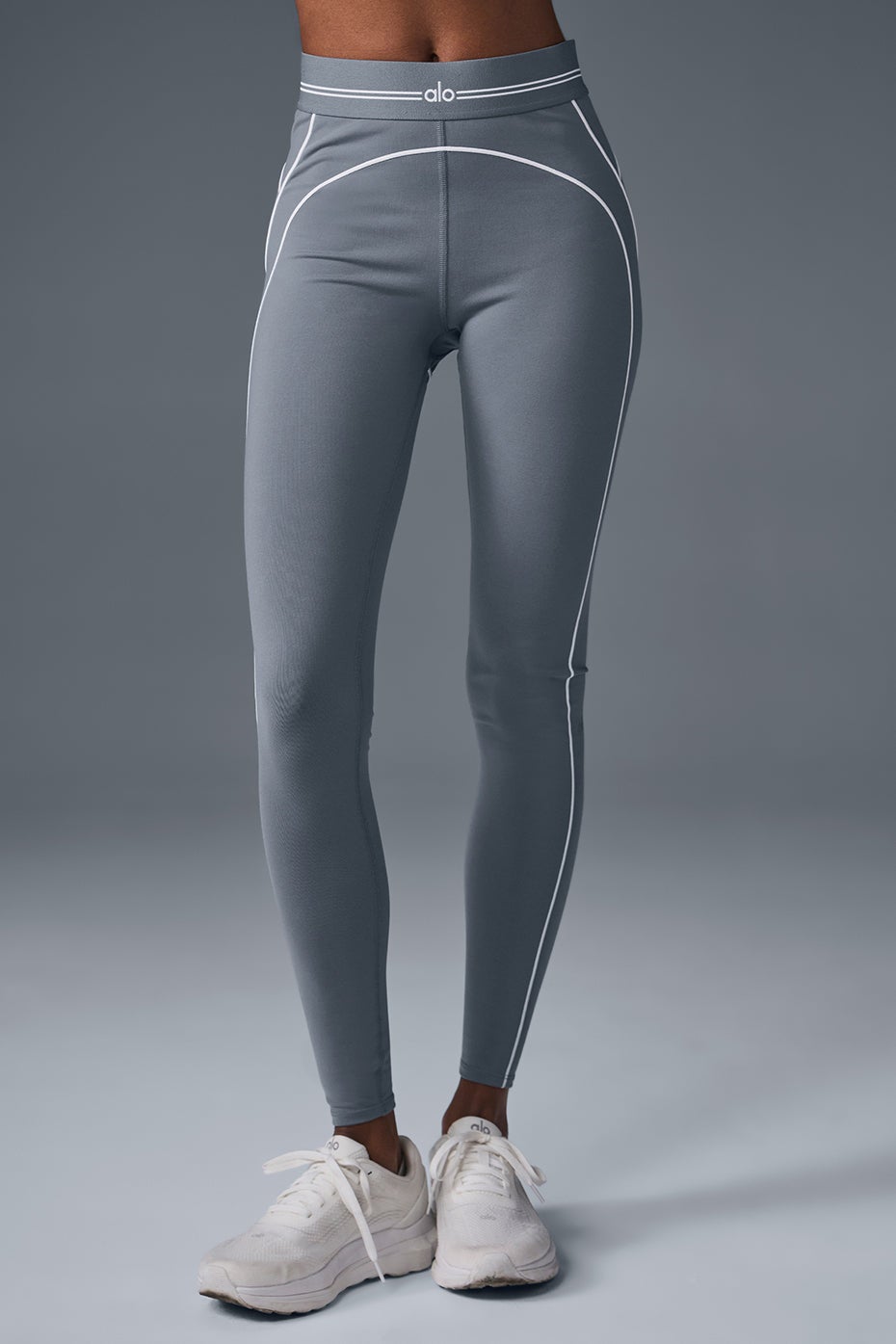 Yoga Outfits Accessories for Men & Women Online | Alo Yoga
