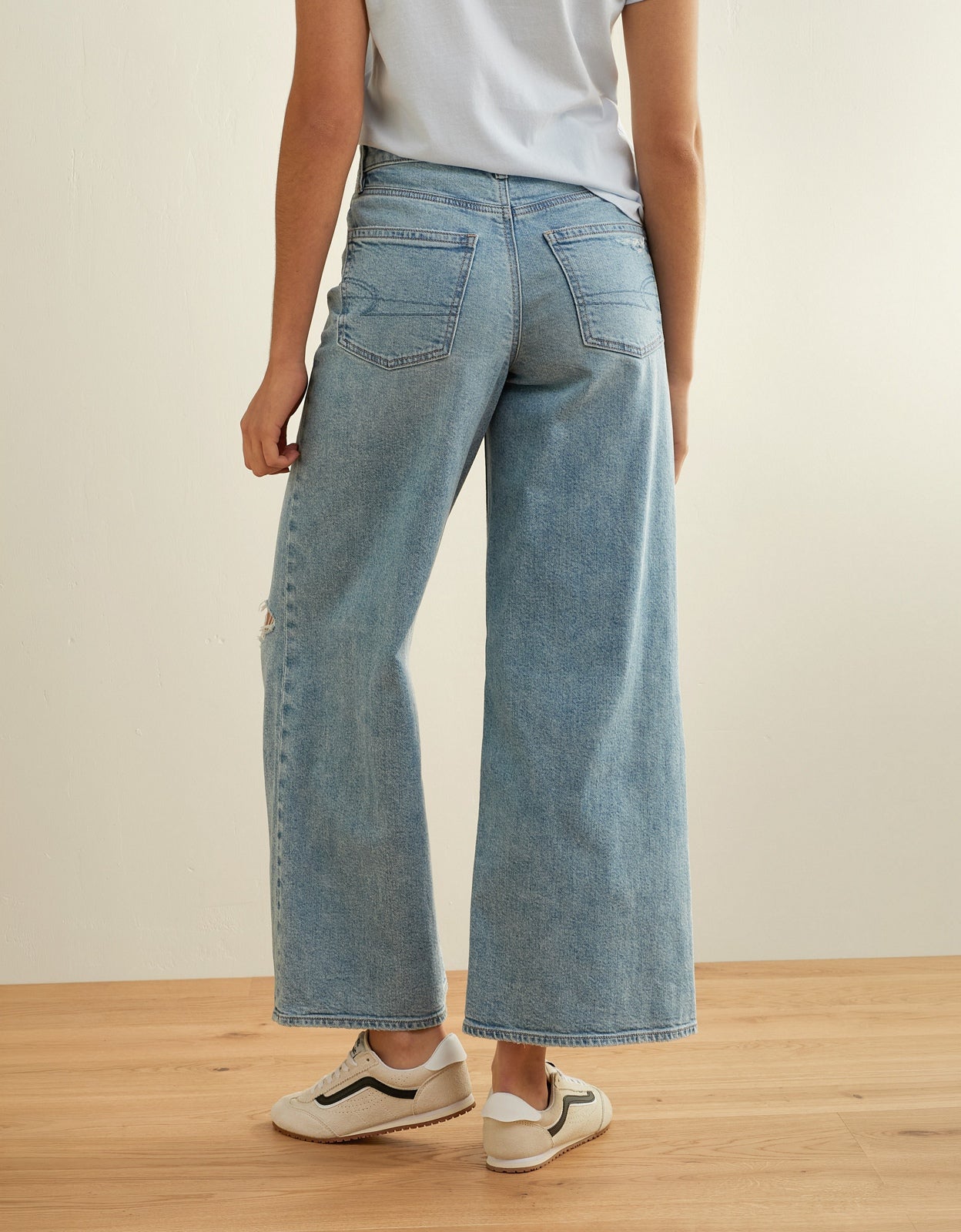 AE Super High-Waisted Ultra Wide-Leg Jean