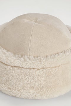 SHEARLING HAT — White dusty light 4