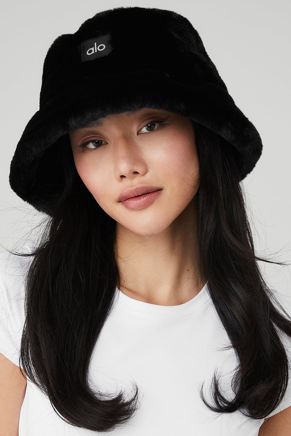ハット [Alo Yoga] Faux Fur Bucket Hat Buy Faux Fur Bucket Hat online | Alo Yoga UAE