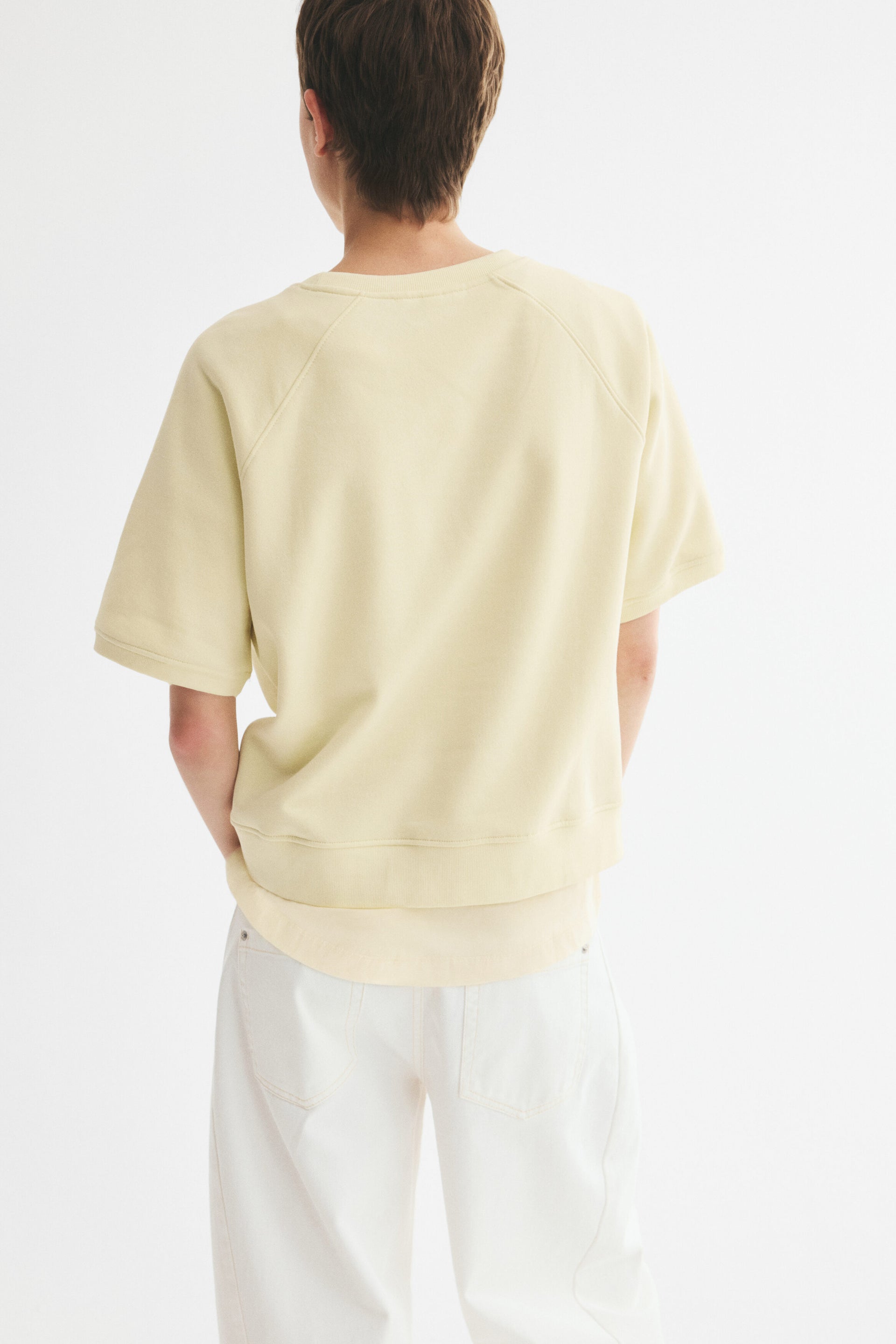Short-sleeved sweatshirt