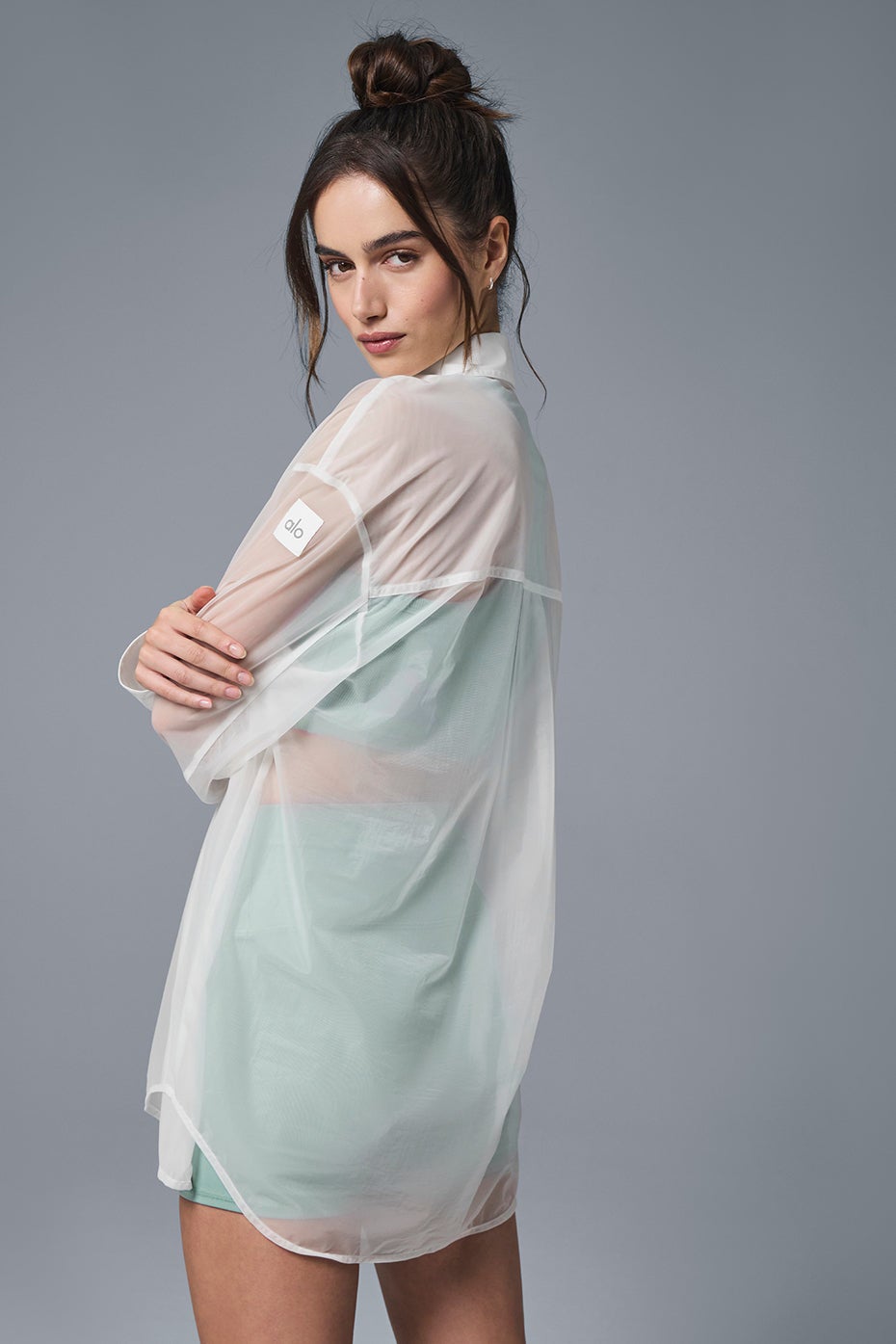 【ALO Yoga】SHEER EFFUSION BUTTON DOWN LONG SLEEVE 海外限定 Sheer Effusion Button Down Long Sleeve – ANOK YOGA