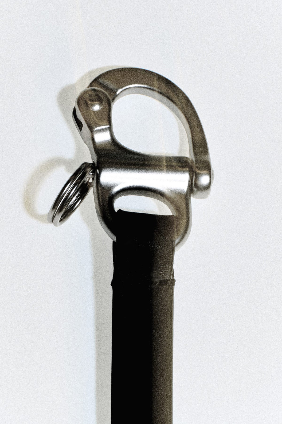 DOUBLE-ENDED LEATHER LANYARD — Black dark