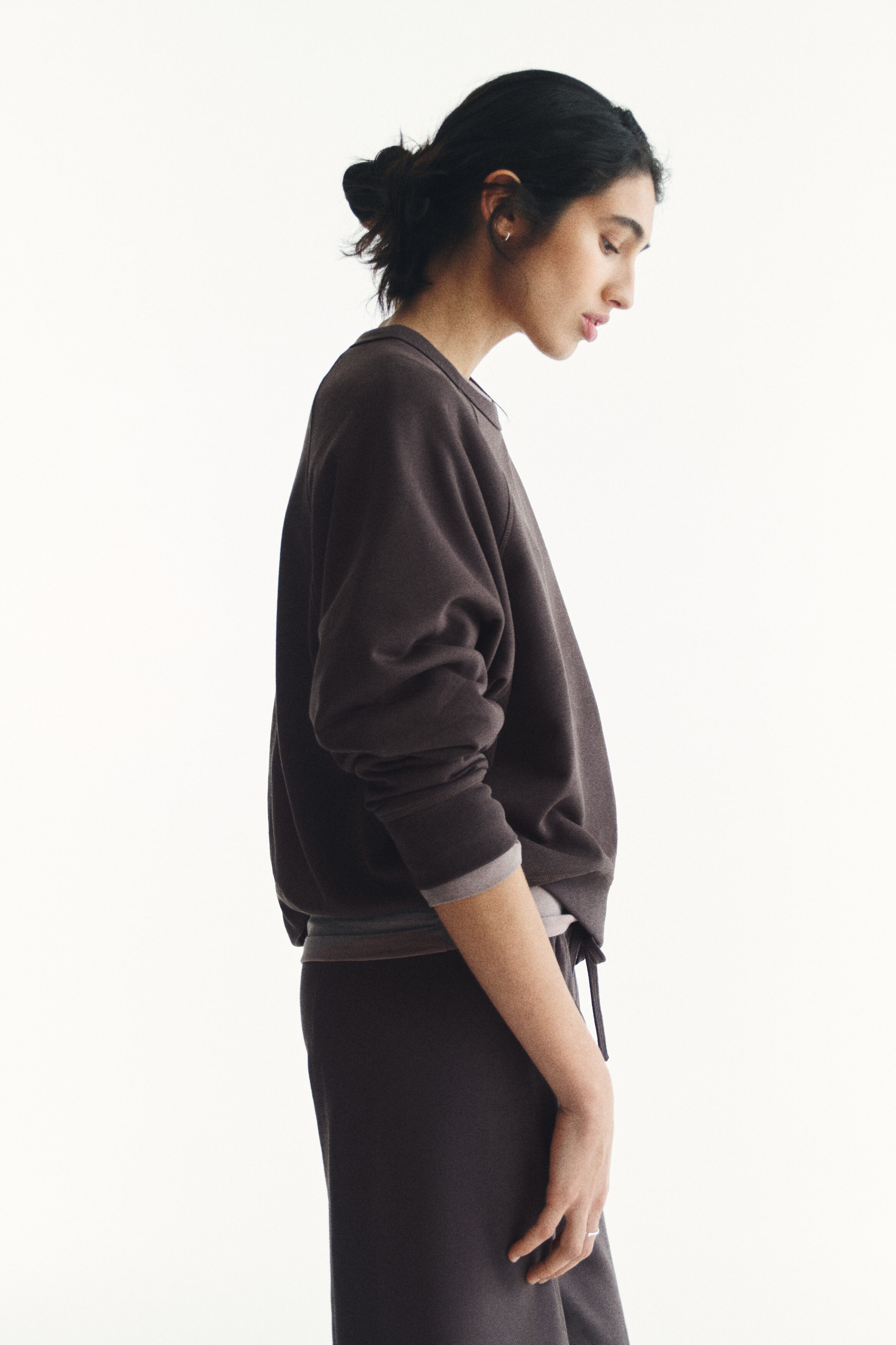 Raglan-sleeved sweatshirt