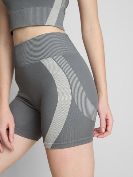 Seamless Active Contour Shorts