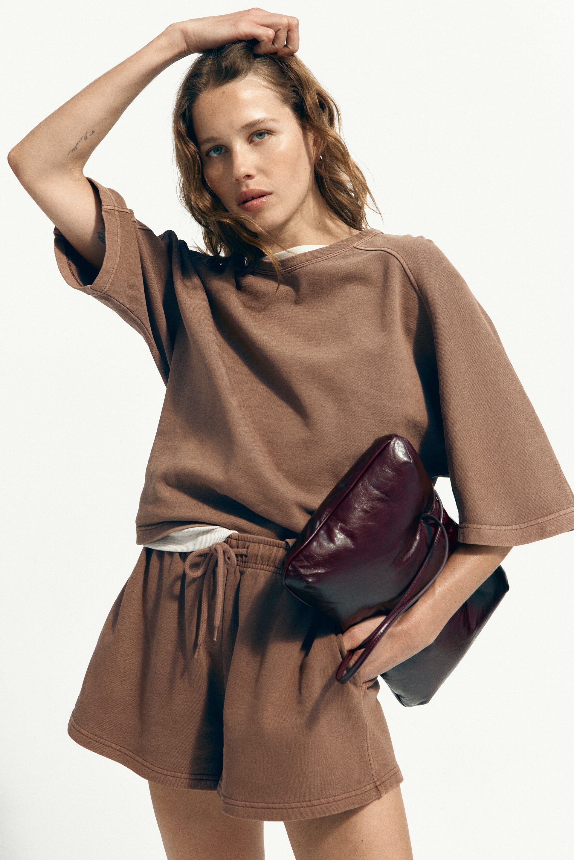 Short-sleeved cotton sweatshirt