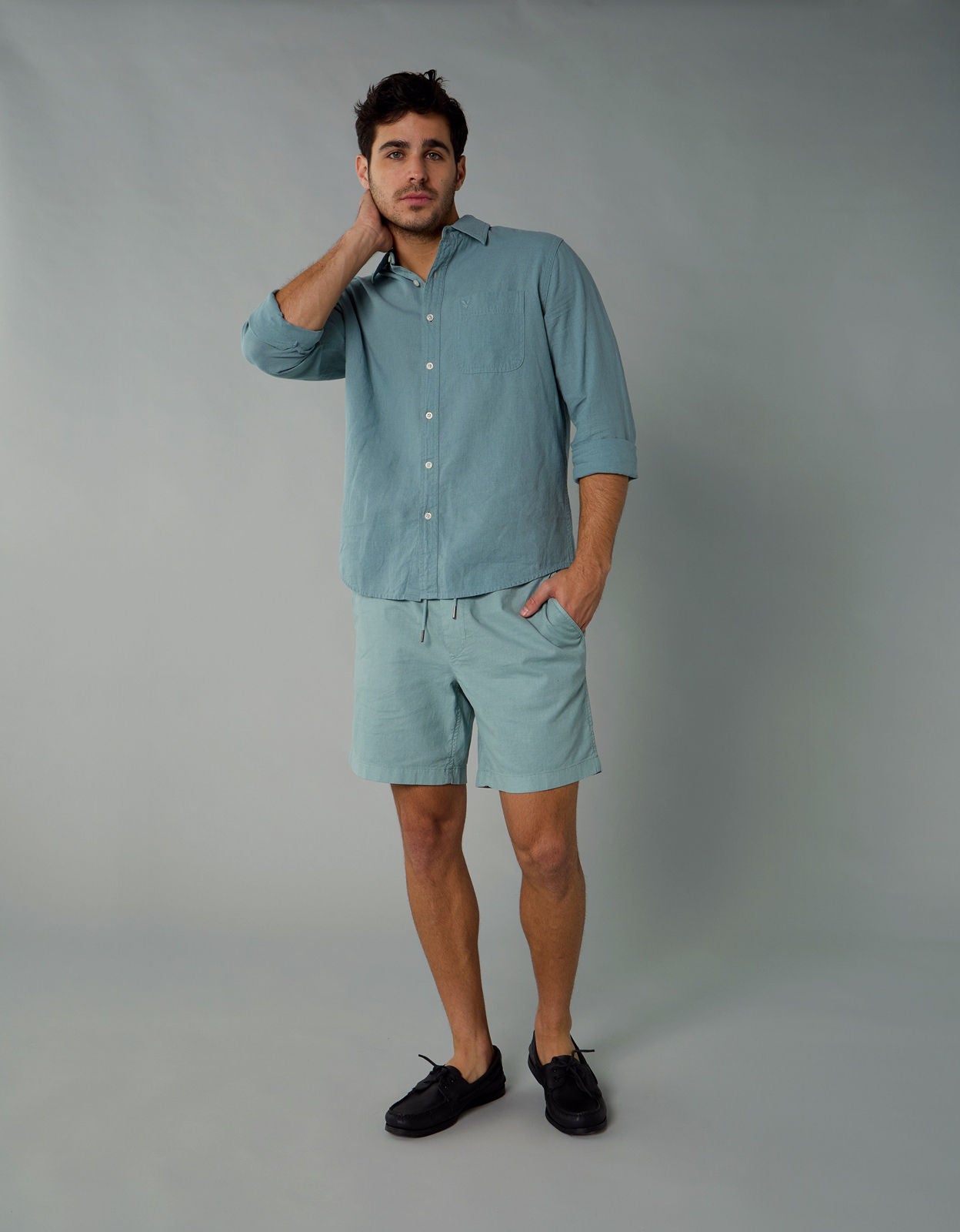 AE Flex 8" Lived-In Linen-Blend Trekker Short