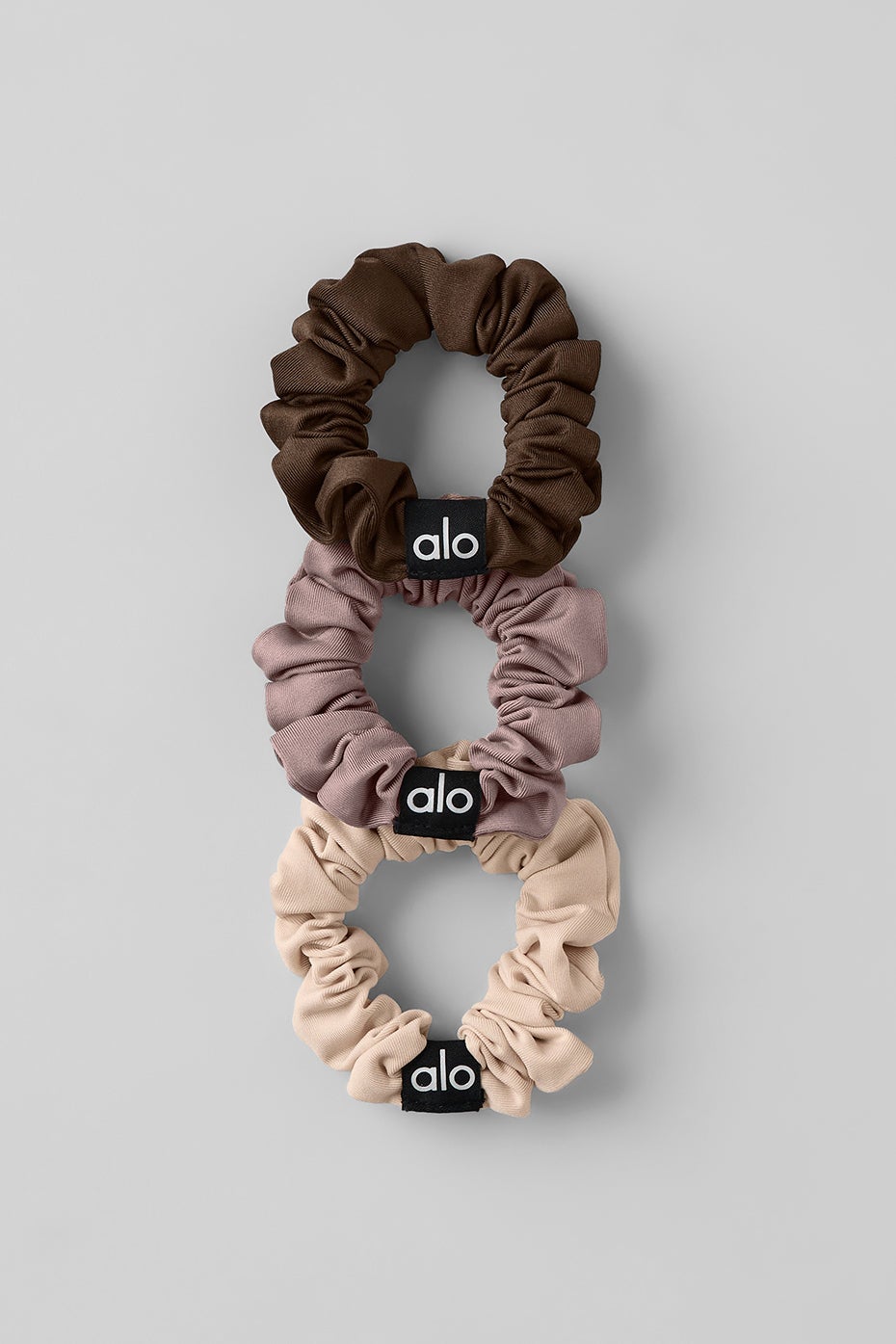 【Alo Yoga】シュシュ Fresh Mini Scrunchie (3-Pack) NEWカラー Fresh Mini Scrunchie 3-Pack - White/Seashell Blue/Spearmint