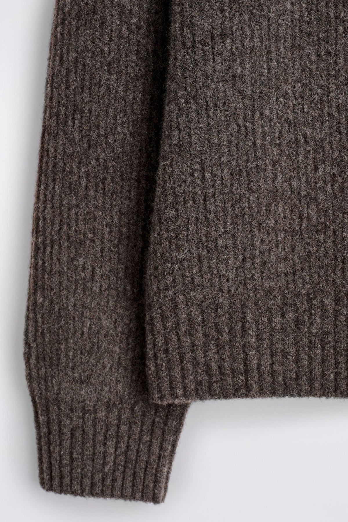 OVERSIZED WOOL-YAK V-NECK JUMPER — Mole medium dusty