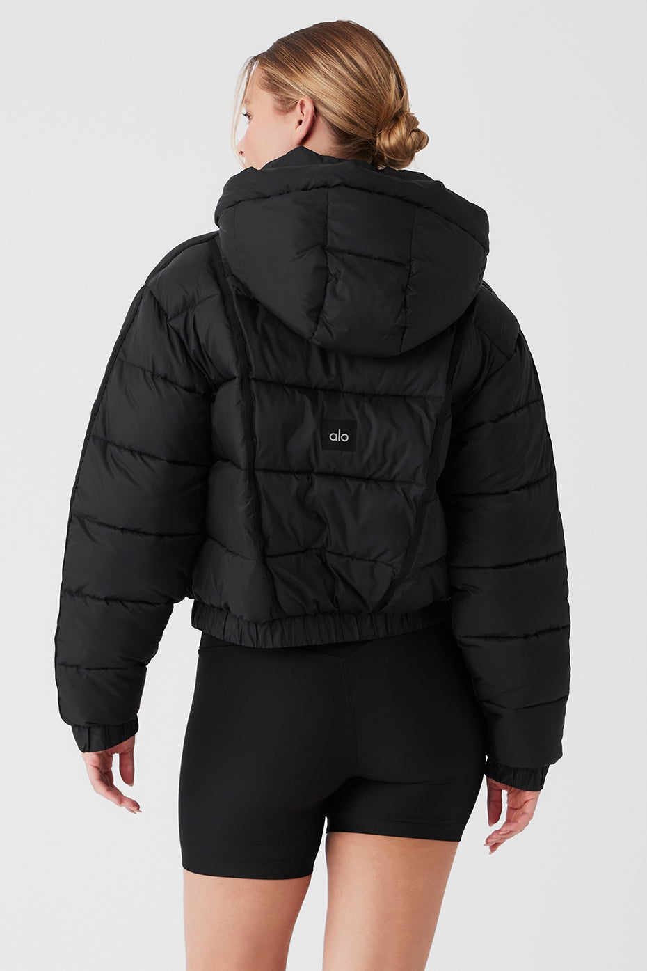 US爆発的人気★ALO Yoga ASPEN LOVE パファージャケット ダウン Black Aspen Love hooded quilted padded ripstop jacket | ALO