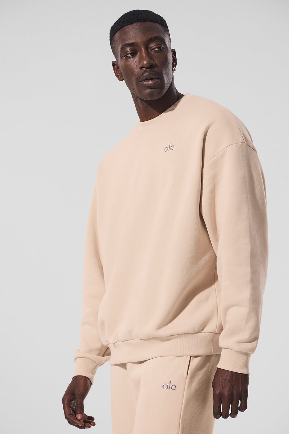 Accolade Crew Neck Pullover - Unisex | Alo Yoga Qatar
