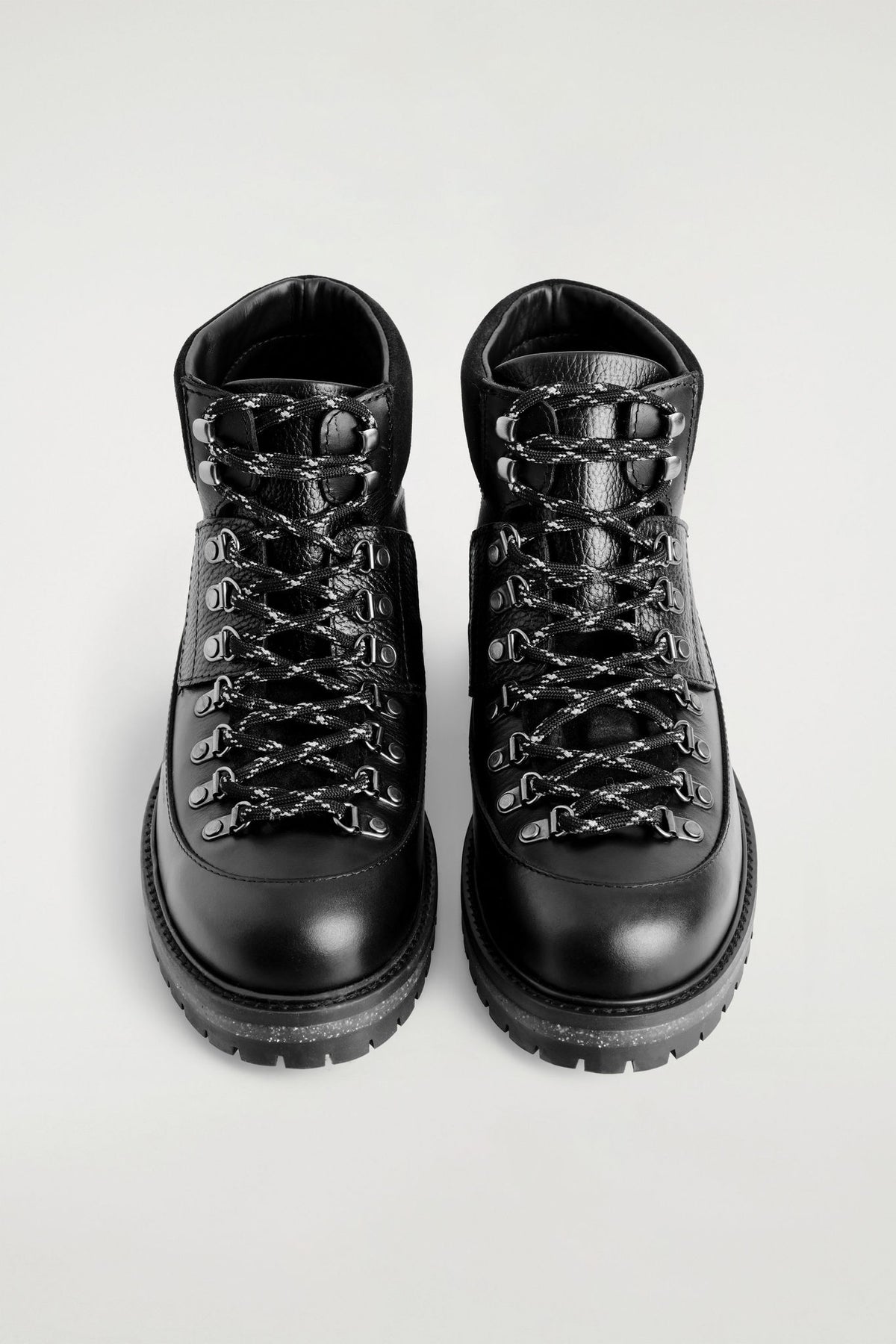 LEATHER HIKING BOOTS — Black dark
