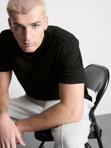 A regular-fit T-shirt with short sleeves and a crew neckline