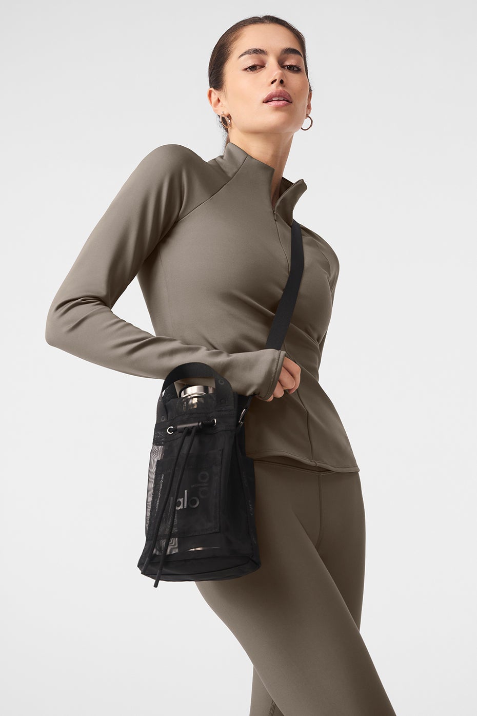 バッグ ALO yoga cross body bucket bag Cross Body Bucket Bag | Alo Yoga Kuwait