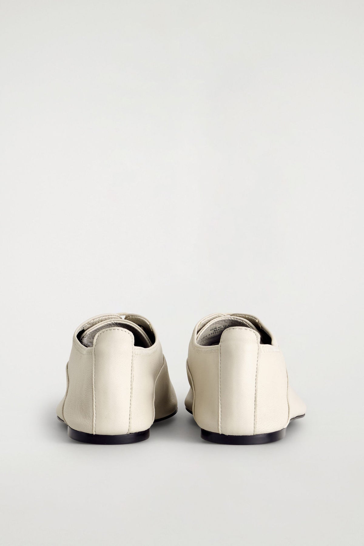SOFT LEATHER BROGUES — BEIGE DUSTY LIGHT