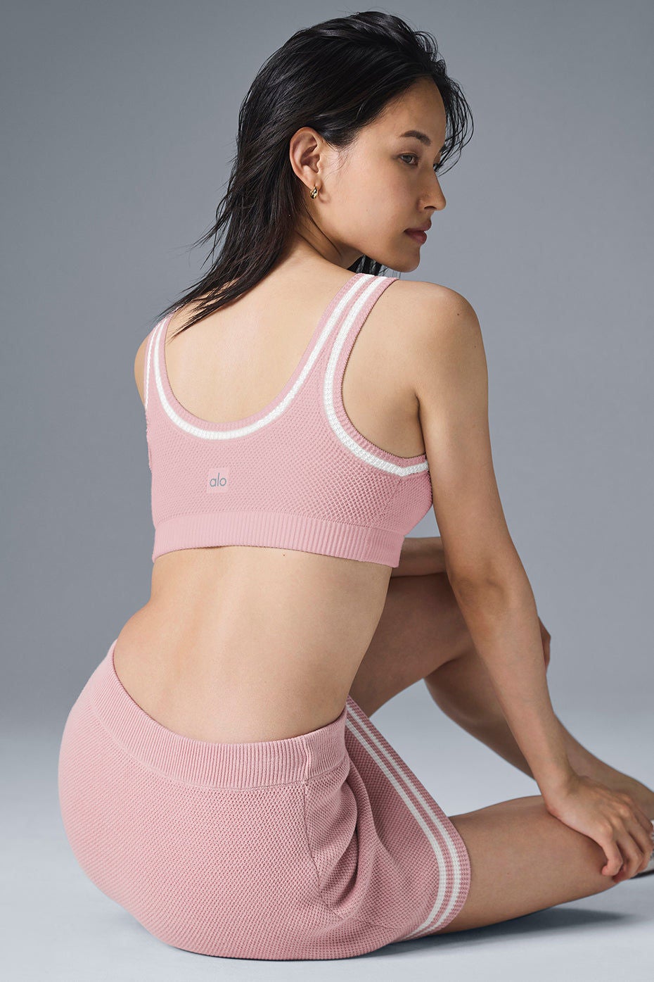 フィットネストップス \"ALO Yoga \" Tennis Club Sweater Knit Bra Tennis Club Sweater Knit Bra | Alo Yoga Kuwait