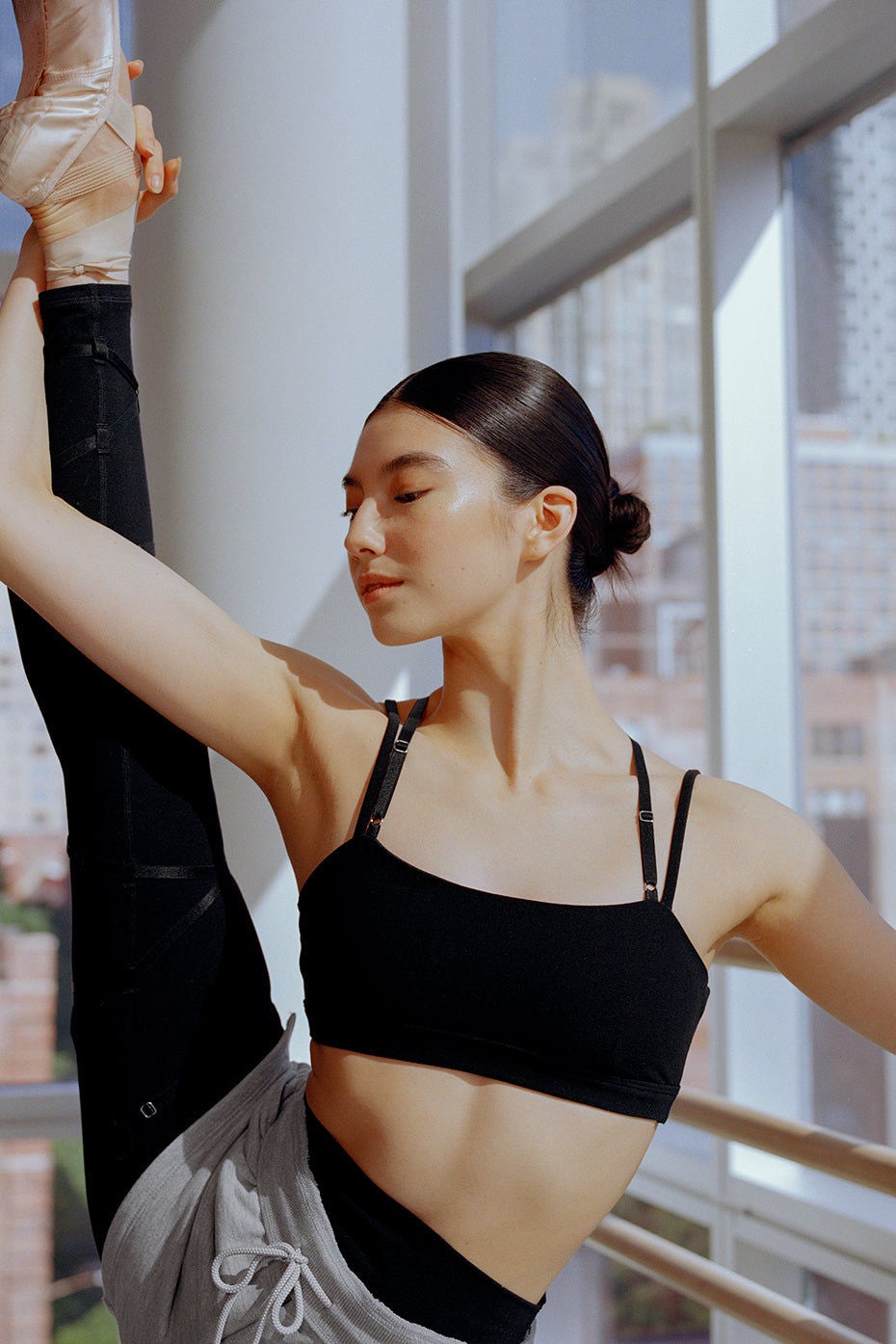 Airlift Ribbed Jump Start V-neck Bra | Alo Yoga Kuwait