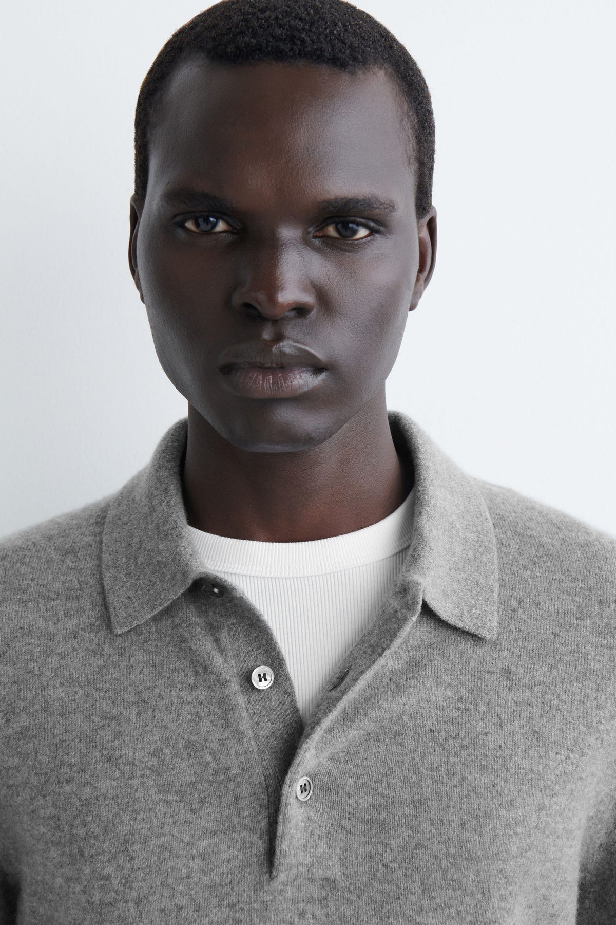 SEAMLESS PURE CASHMERE POLO SHIRT — Grey medium dusty