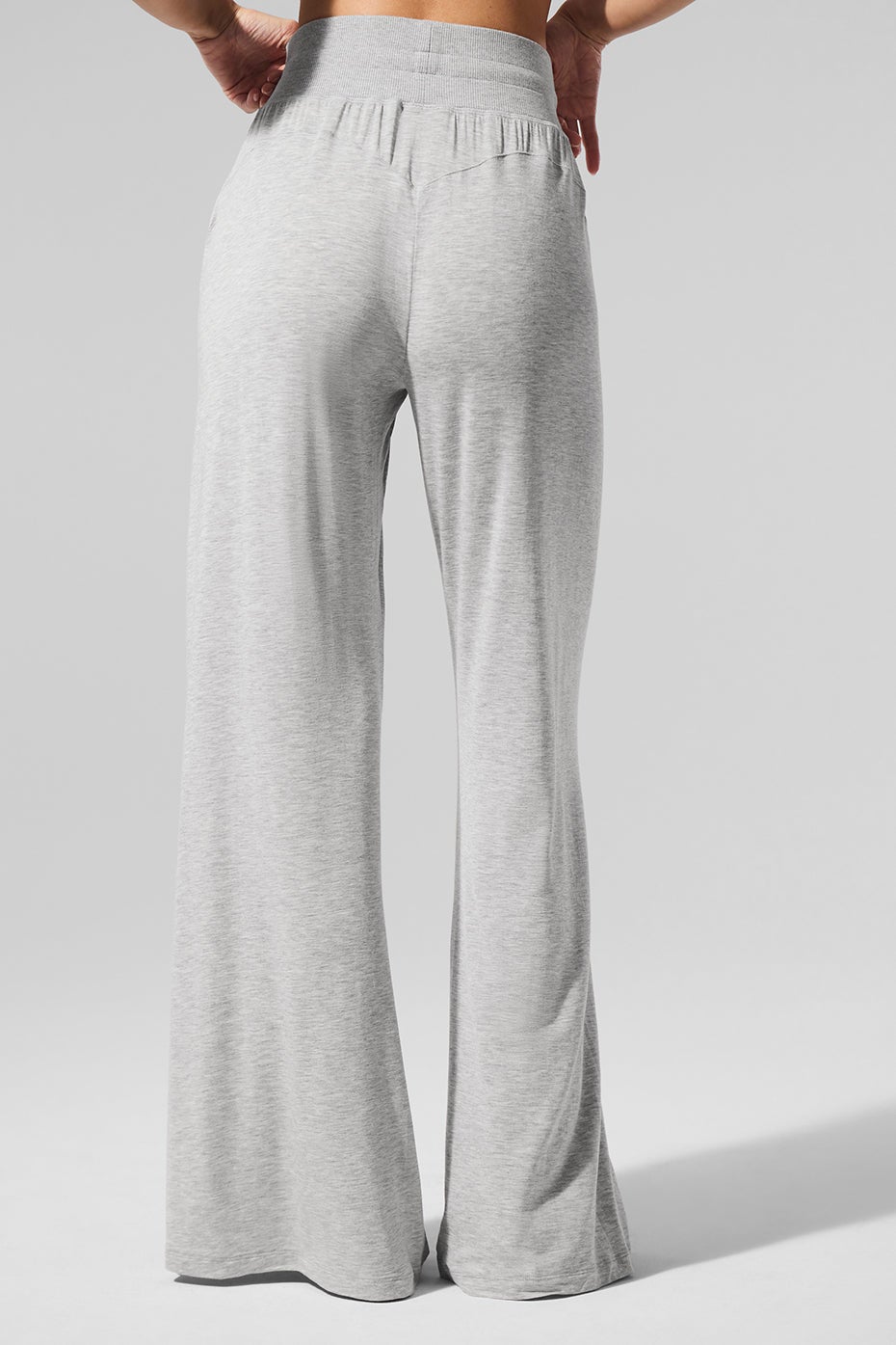 ルームウェア・パジャマ [Alo Yoga] Semi-Sheer Delicate Lounge Flare Pant Semi-sheer Delicate Lounge Flare Pant | Alo Yoga Qatar