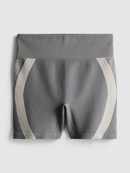 Seamless Active Contour Shorts