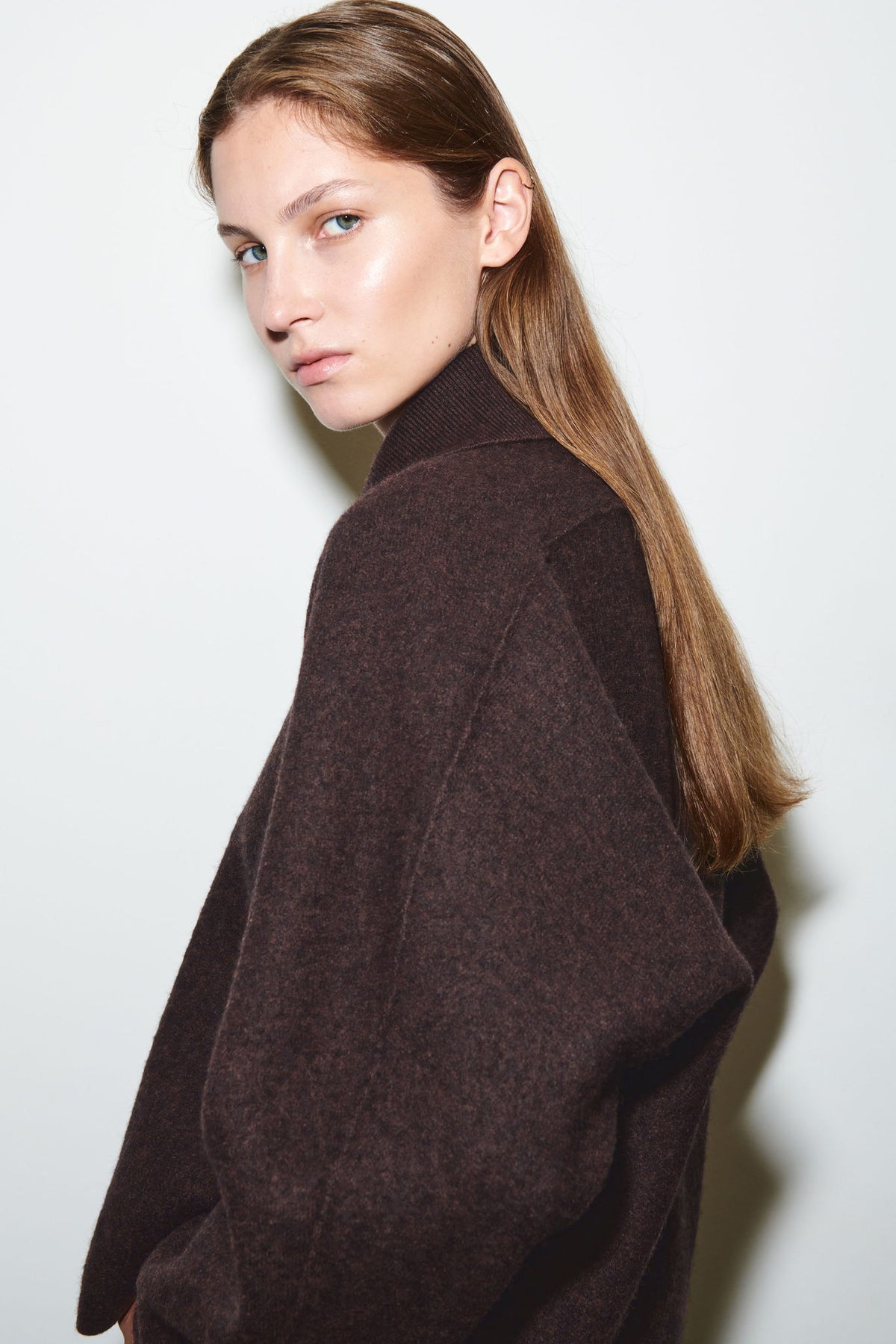 SCULPTED MERINO WOOL SHORT JACKET — Brown dark