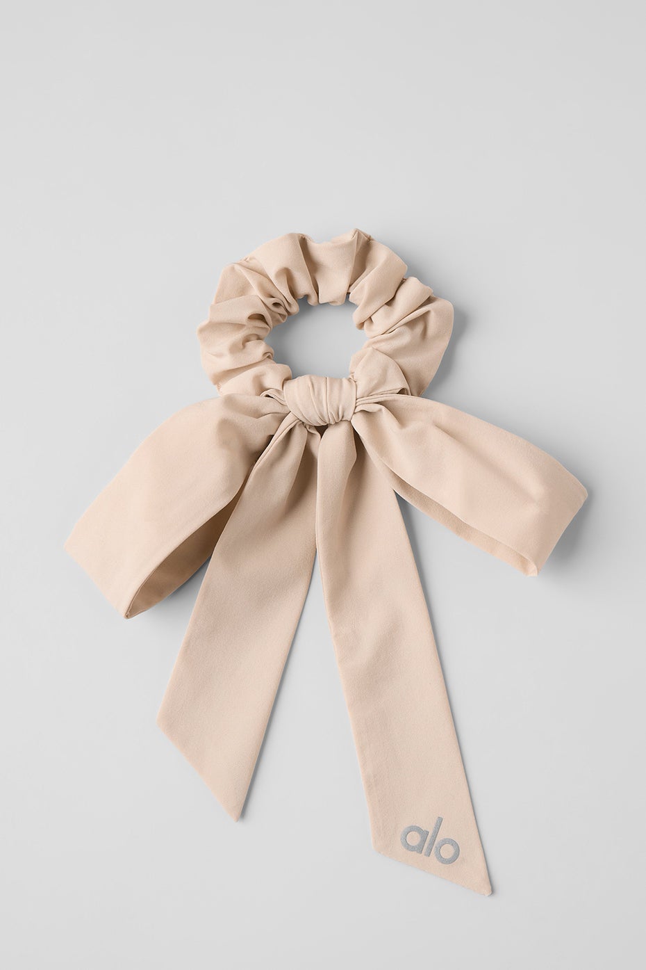 【Alo Yoga】新色 Fresh Mini Scrunchie 3-Pack シュシュ A0290U_06642_b1_s1_a2.jpg?v=