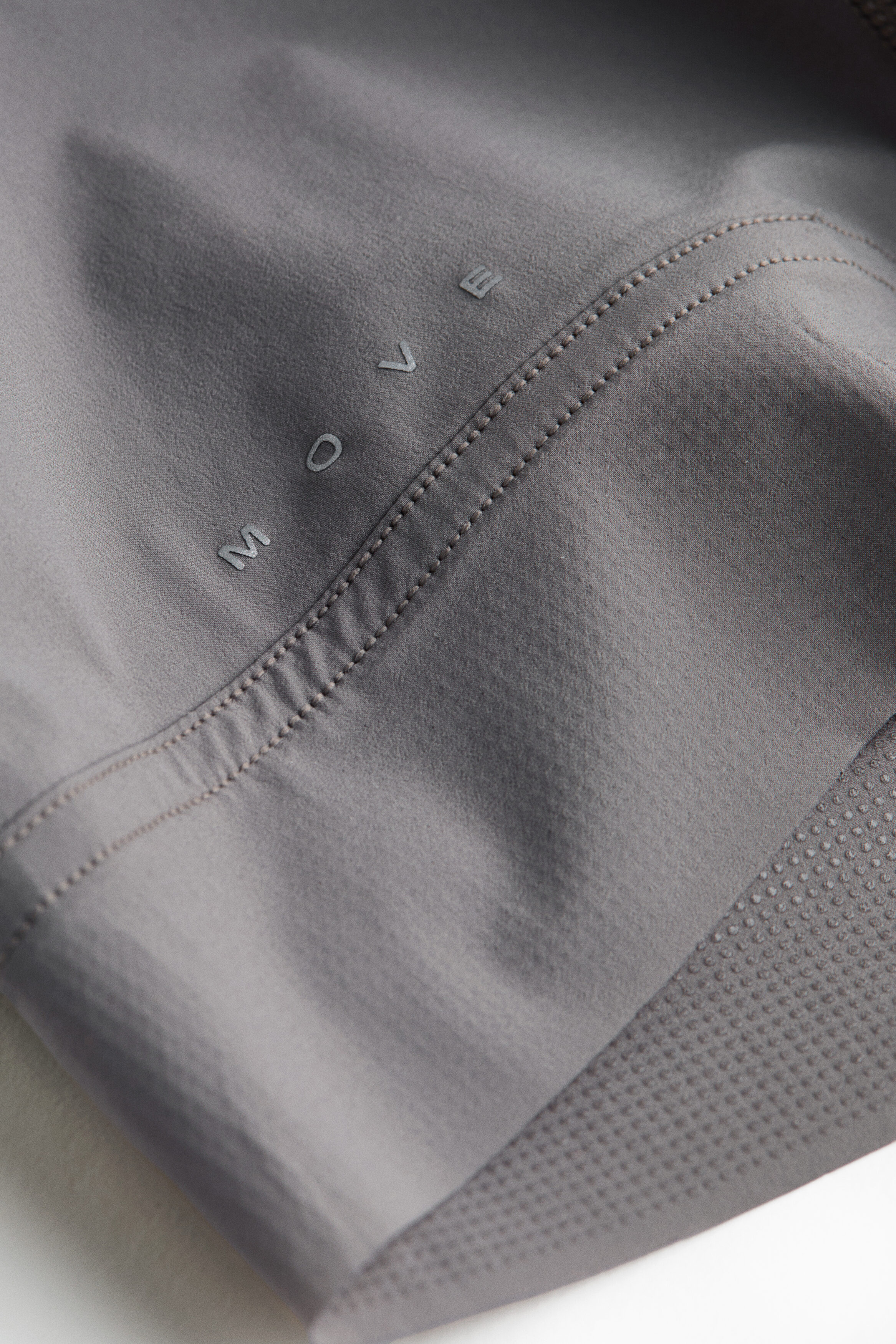 Mid-length cycling bib shorts with DryMove™