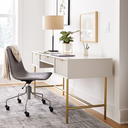 Quinn Desk