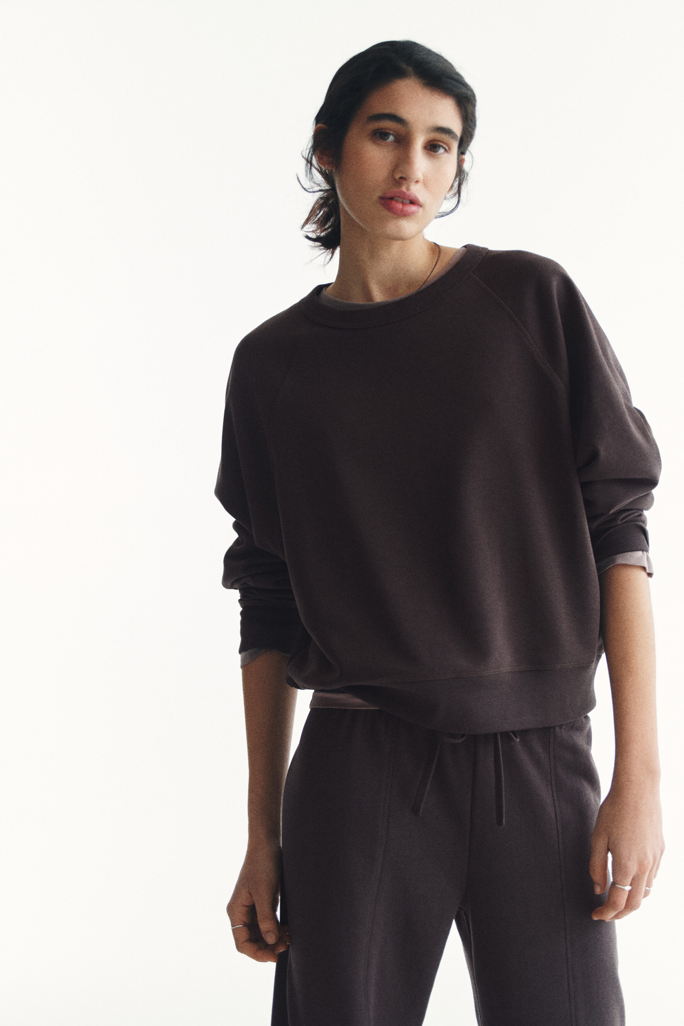Raglan-sleeved sweatshirt