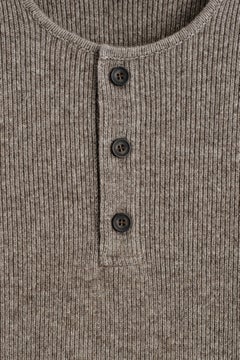 KNITTED MERINO-YAK HENLEY TOP — BEIGE DARK 8