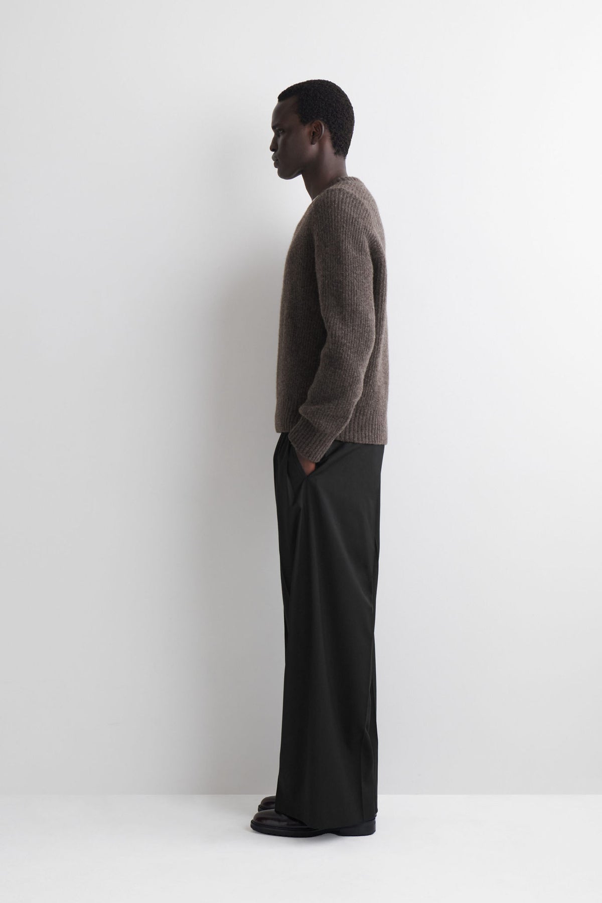 OVERSIZED WOOL-YAK V-NECK JUMPER — Mole medium dusty