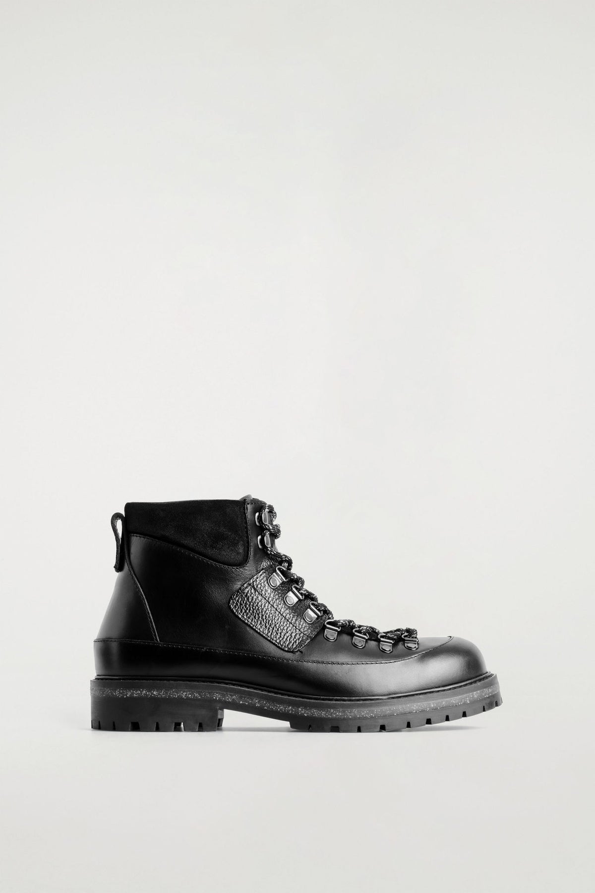 LEATHER HIKING BOOTS — Black dark