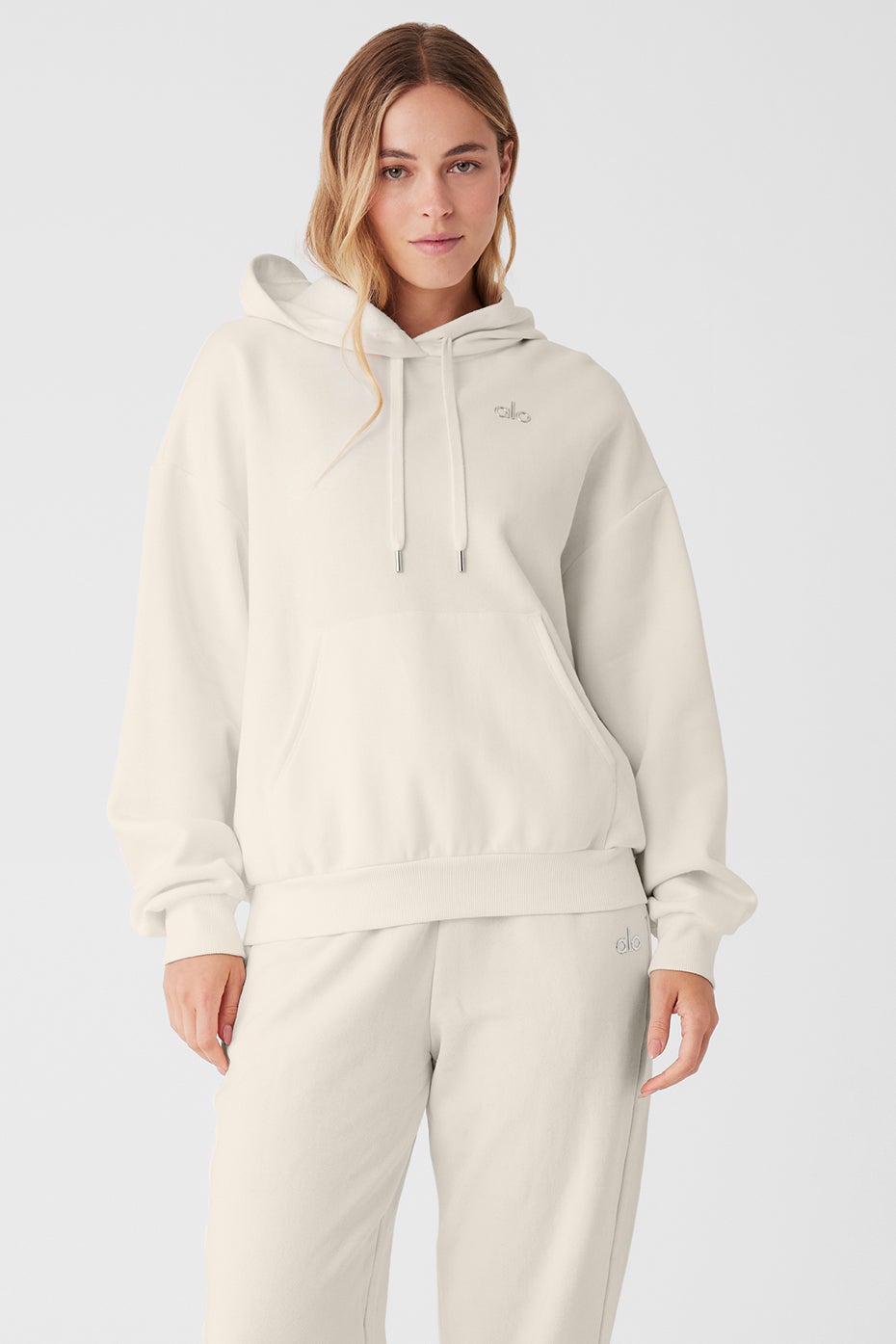 Accolade Hoodie - Unisex | Alo Yoga UAE