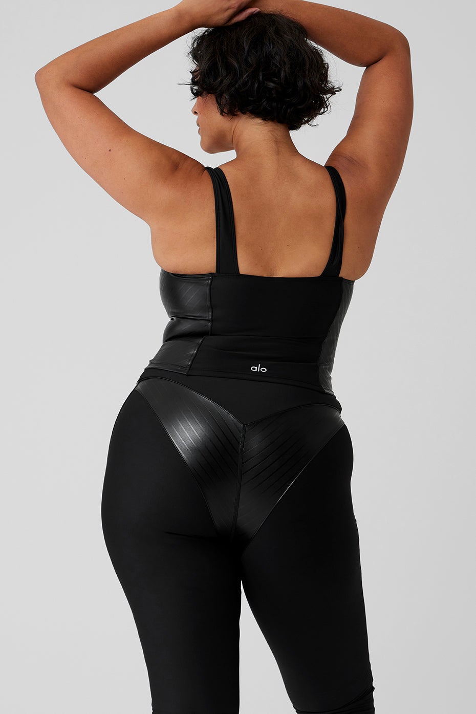 ブラジャー [Alo Yoga] Airlift Winter Warm Cropped Supermoto Tank Airlift Winter Warm Cropped Supermoto Tank - Black | Alo Yoga