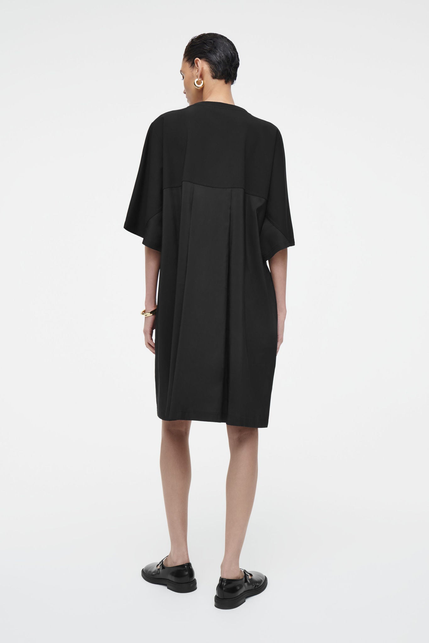 Shop OVERSIZED PANELLED T-SHIRT DRESS online | COS UAE