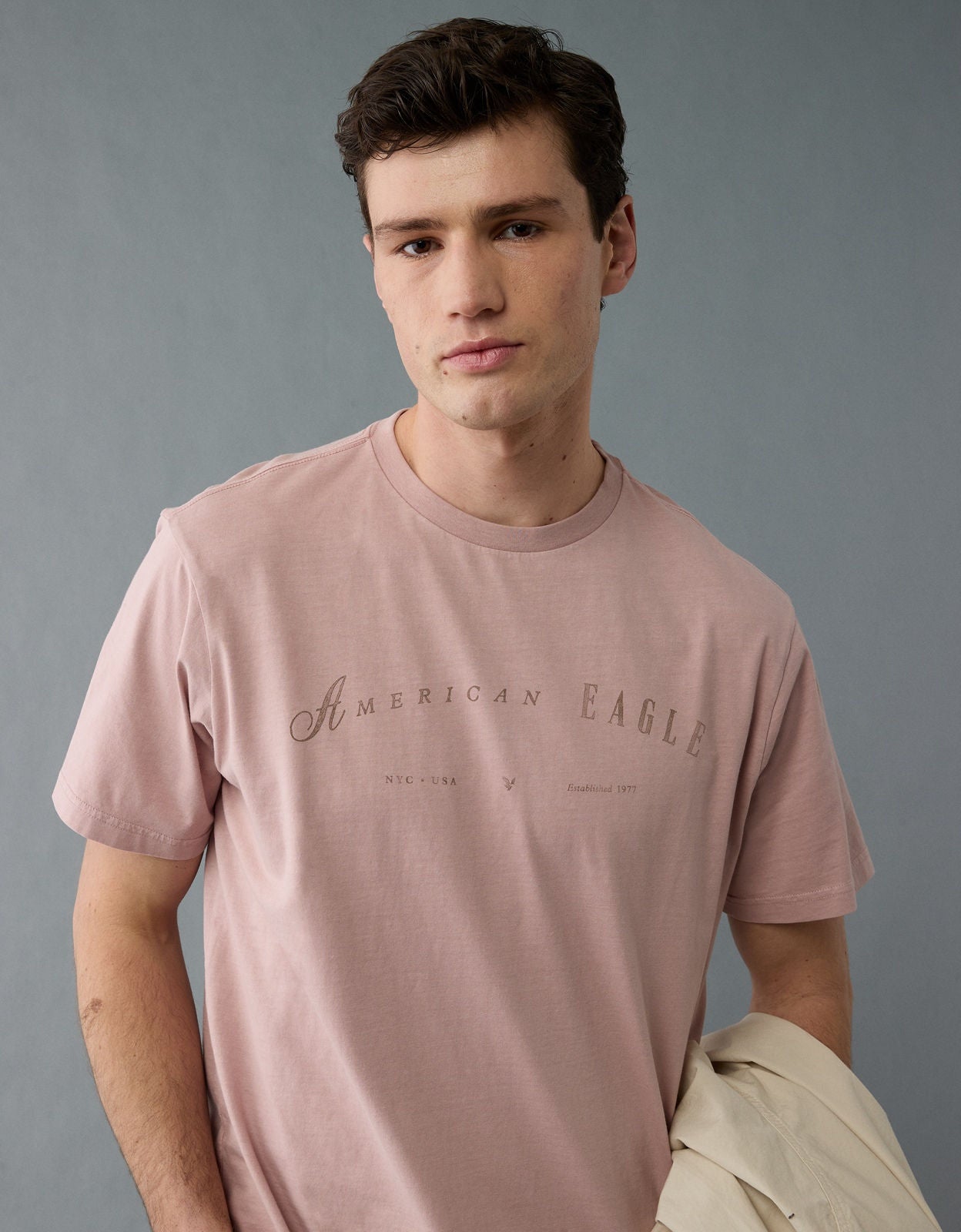 【大人気】AEAE aeae x PEAKBOY WALK T-SHIRTS Ae Maui Short Sleeve Graphic T-shirt | American Eagle Kuwait