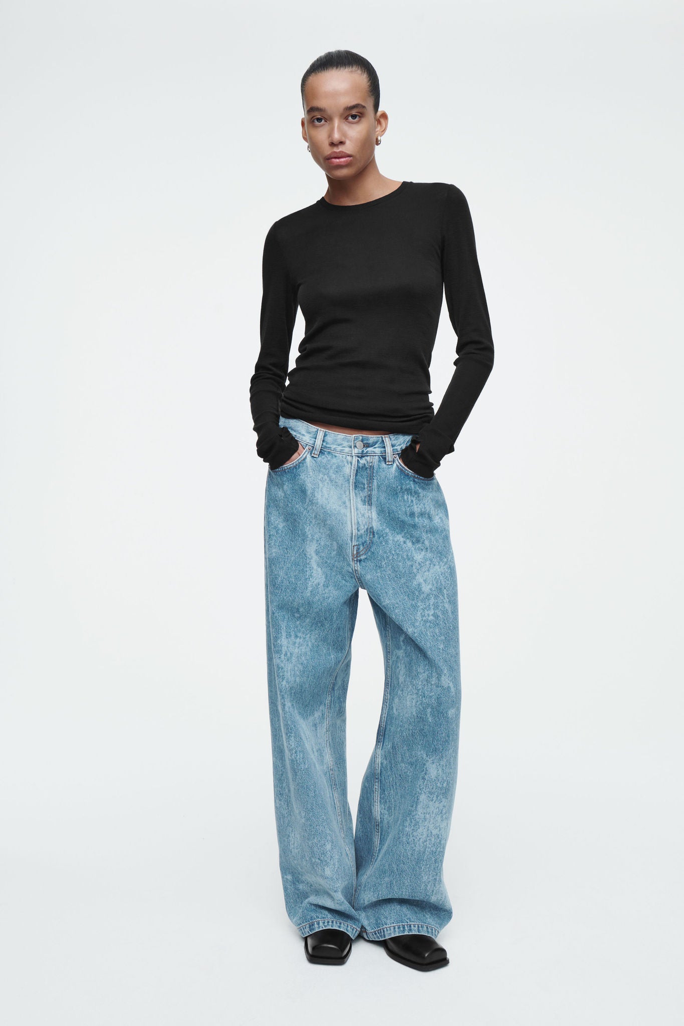 COS コス　VOLUME JEANS - WIDE デニムパンツ VOLUME JEANS - WIDE フルレングス VOLUME JEANS - ワイド｜COS