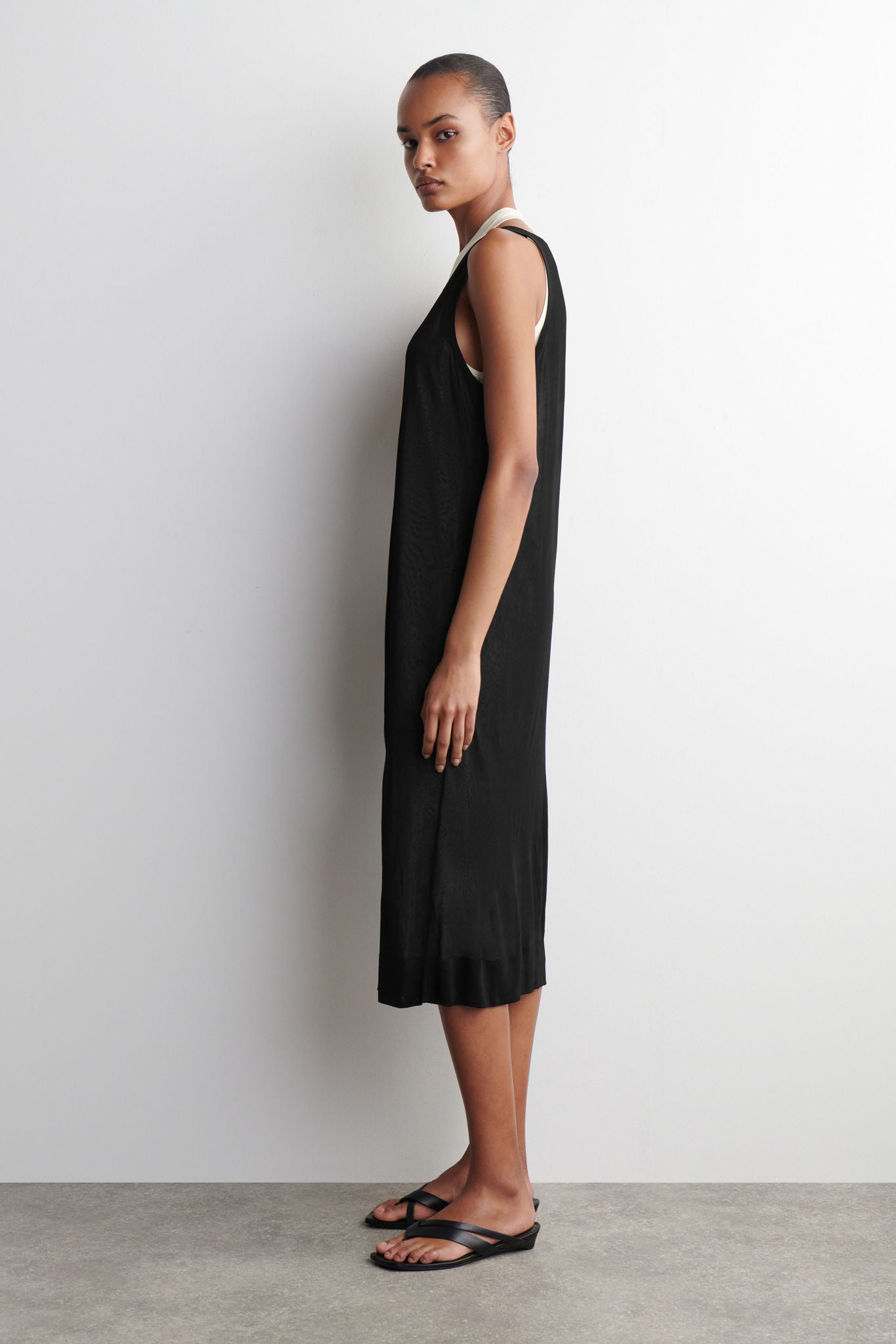 cos layered knitted midi dress LAYERED KNITTED MIDI DRESS - BLACK / WHITE