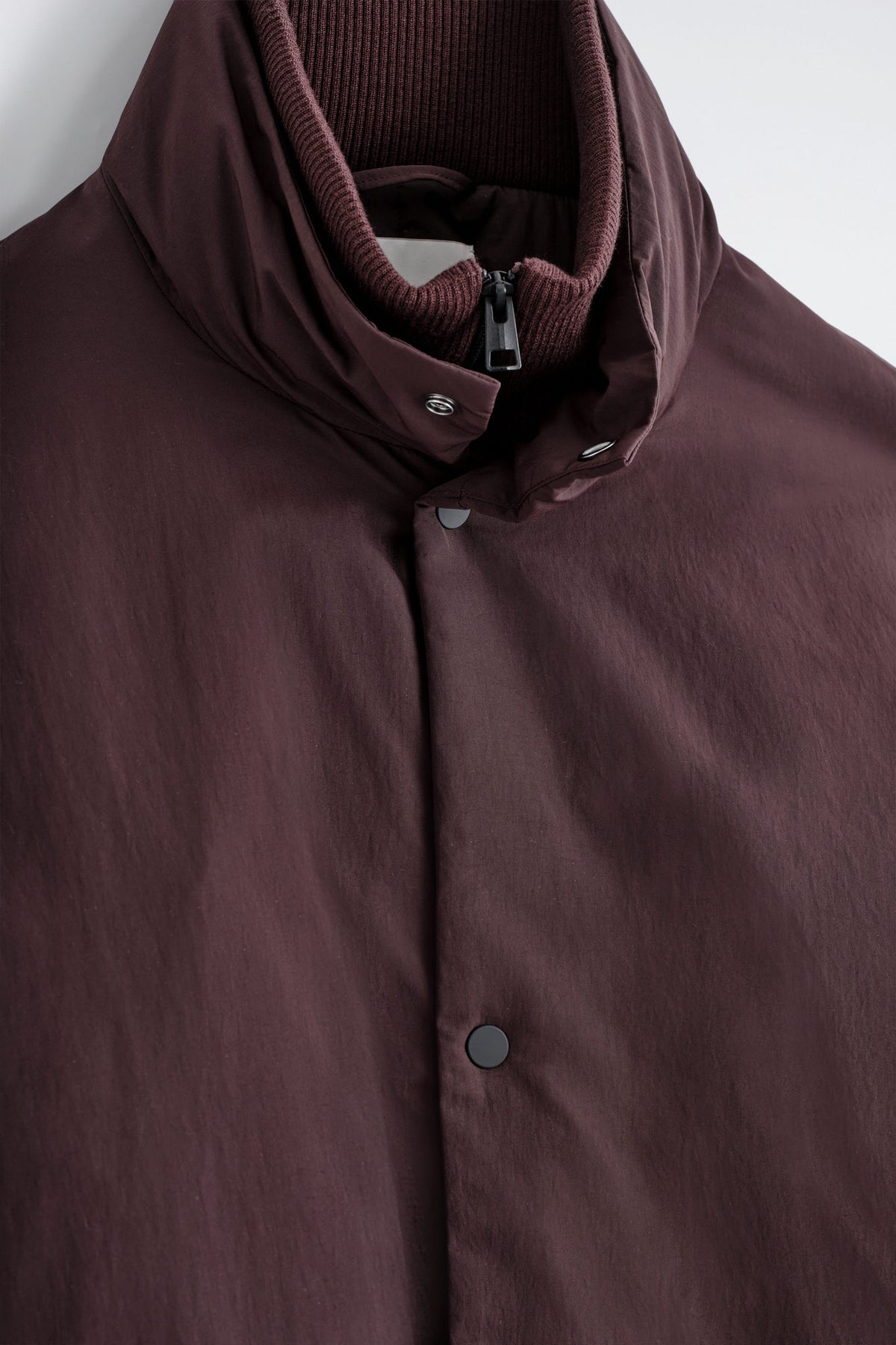 PADDED MOCK-NECK DOWN JACKET — Red dark