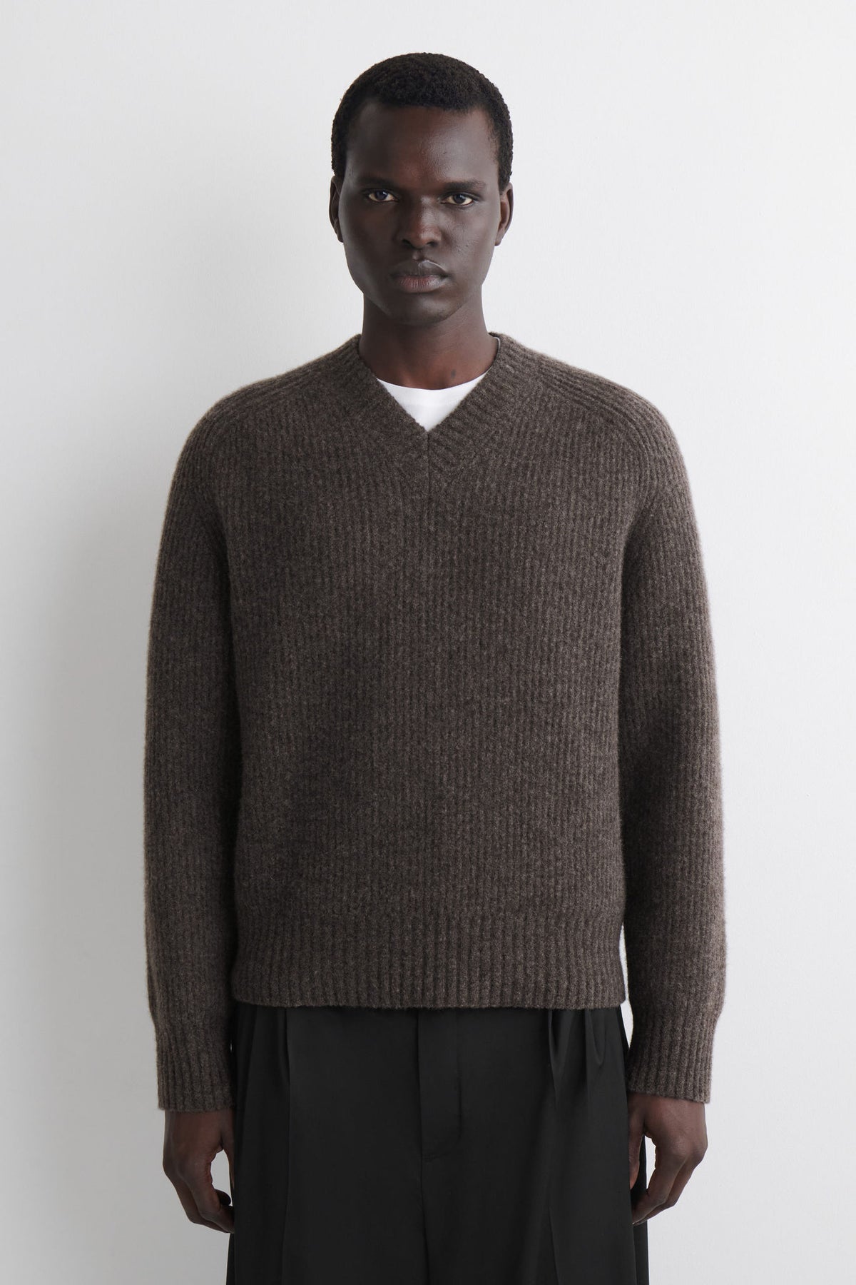 OVERSIZED WOOL-YAK V-NECK JUMPER — Mole medium dusty