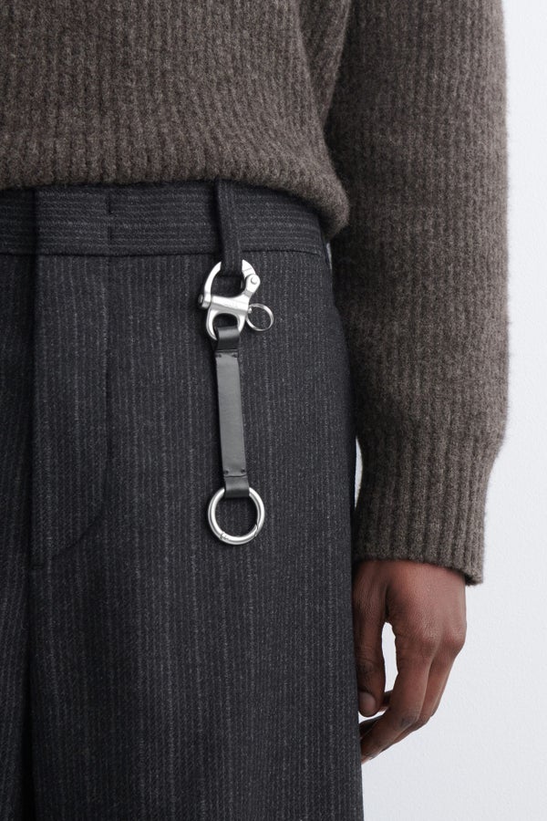 DOUBLE-ENDED LEATHER LANYARD — Black dark