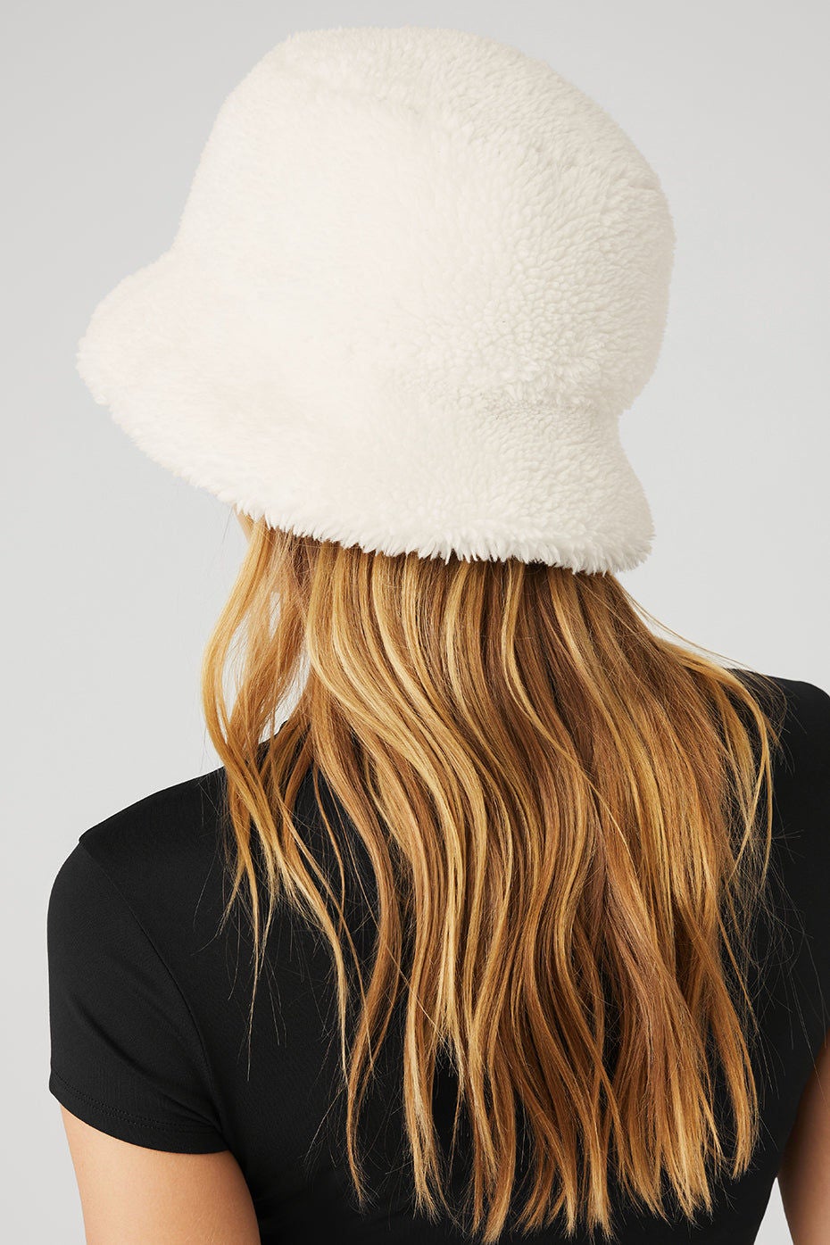 Foxy Sherpa Bucket Hat | Alo Yoga UAE