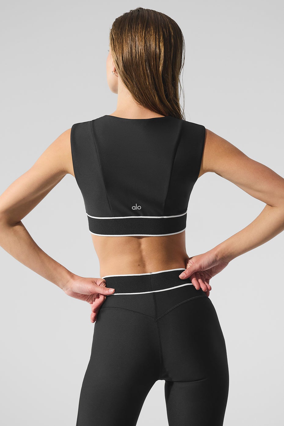 ブラジャー [Alo Yoga] Airlift Alignment Bra Airlift Alignment Bra - Black/White | Alo Yoga