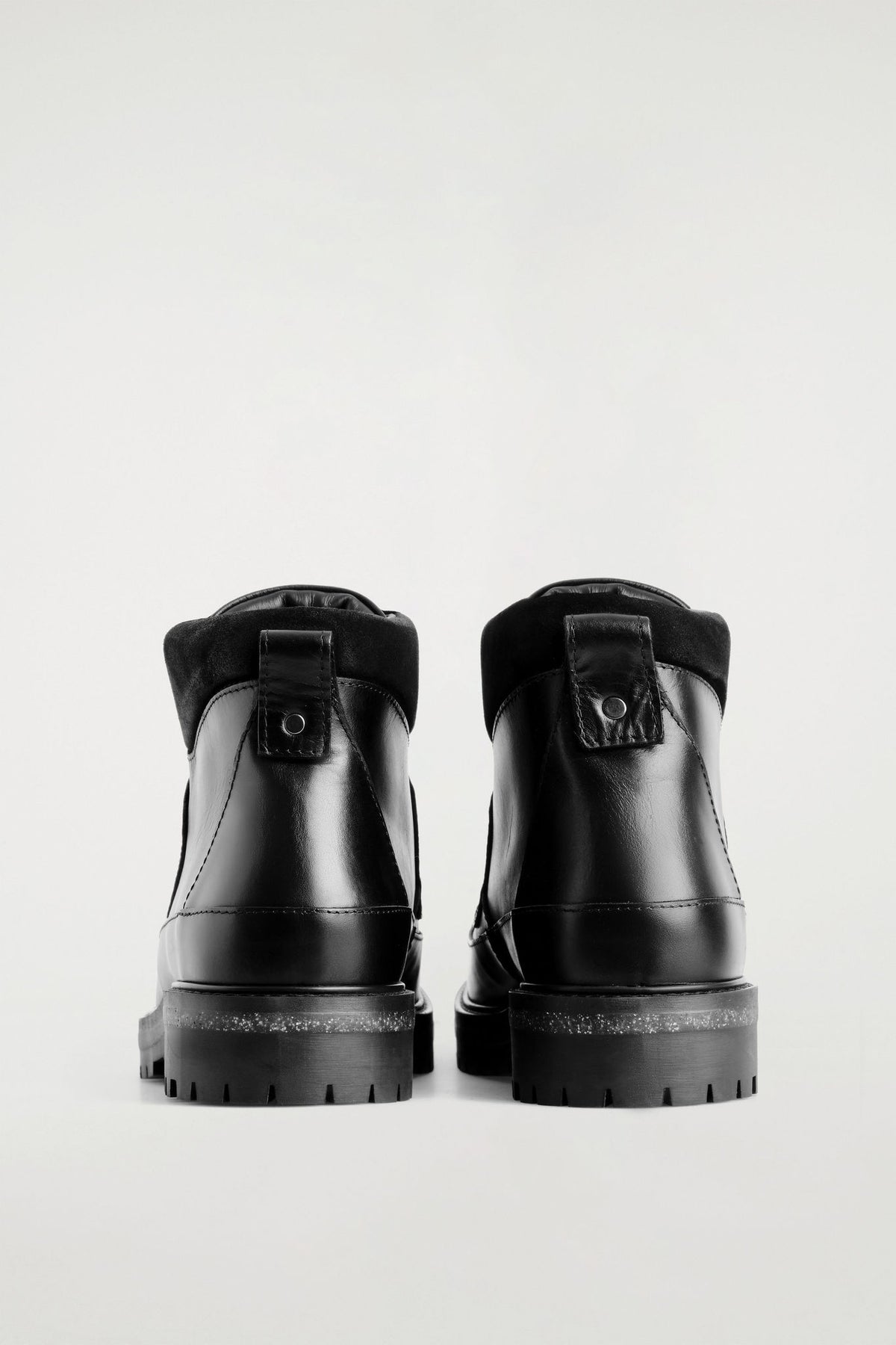 LEATHER HIKING BOOTS — Black dark