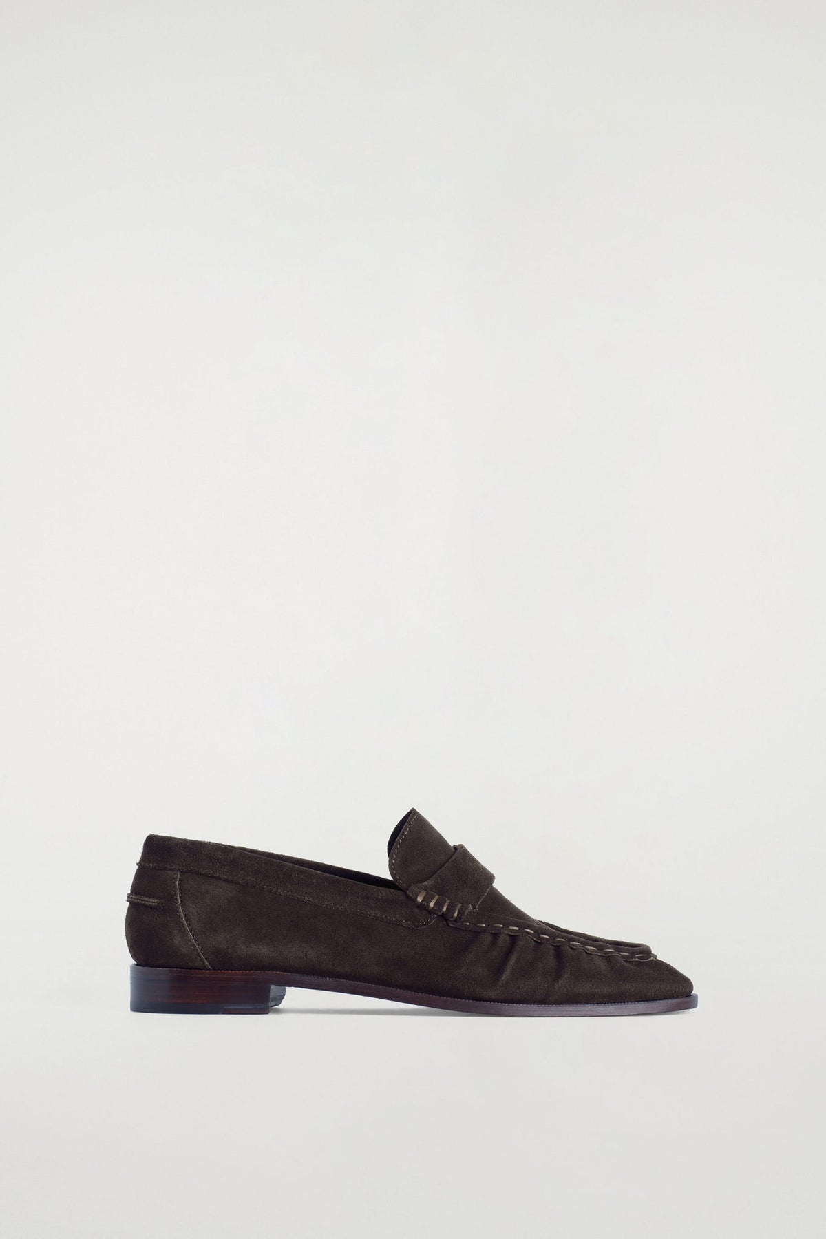 LEATHER MOCCASIN LOAFERS — BROWN