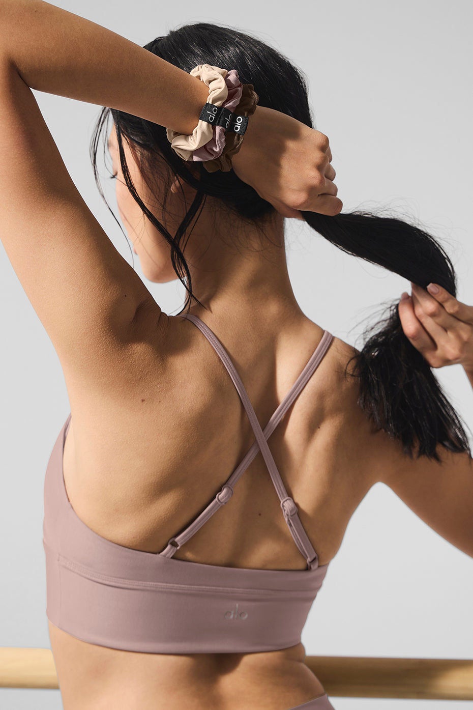 【Alo Yoga】日本未入荷 Fresh Mini Scrunchie 3-Pack 新色 A0290U_06149_b1_s1_a1_1.jpg?v=