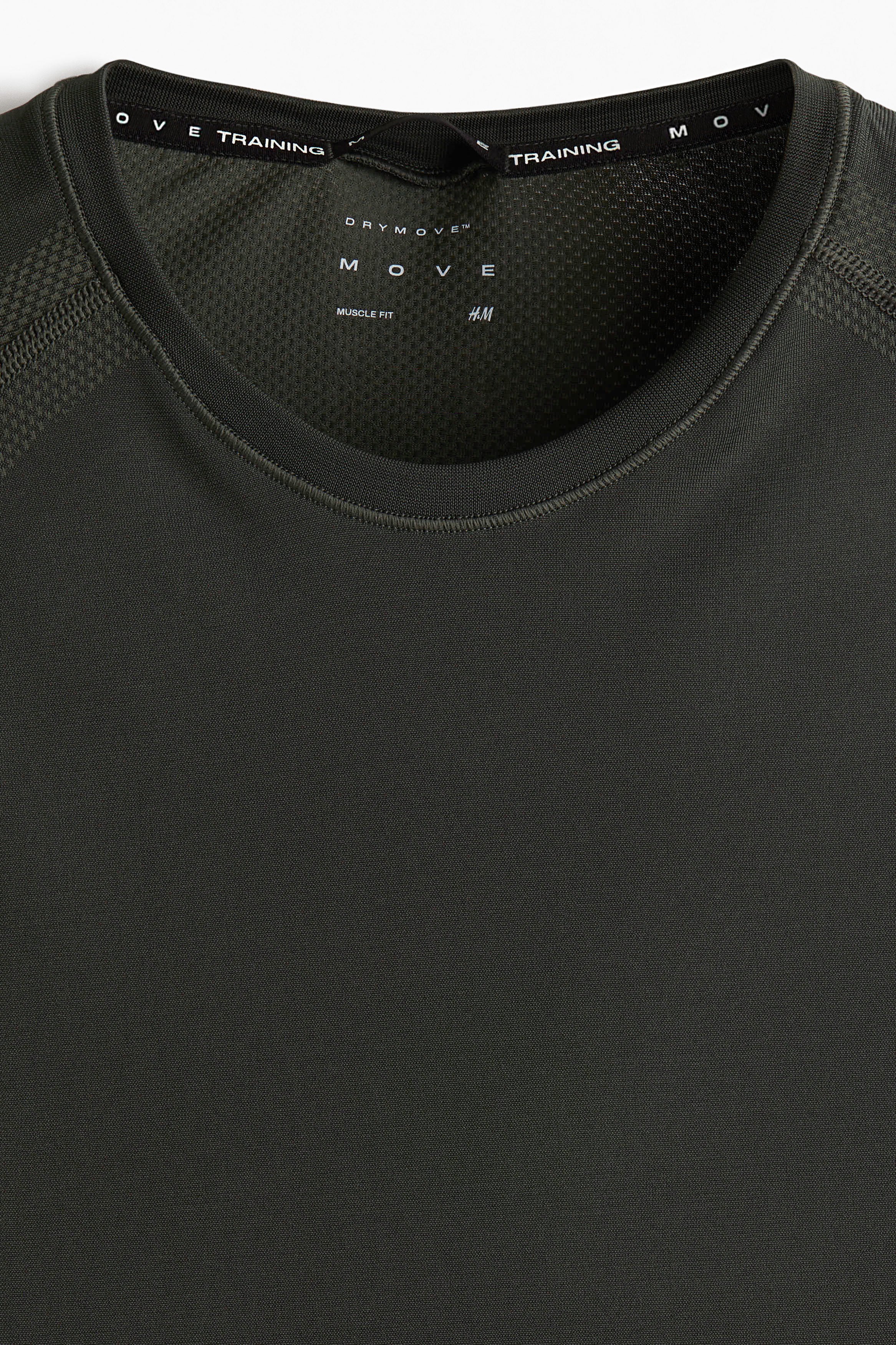 Muscle Fit Sports top with DryMove™ 2