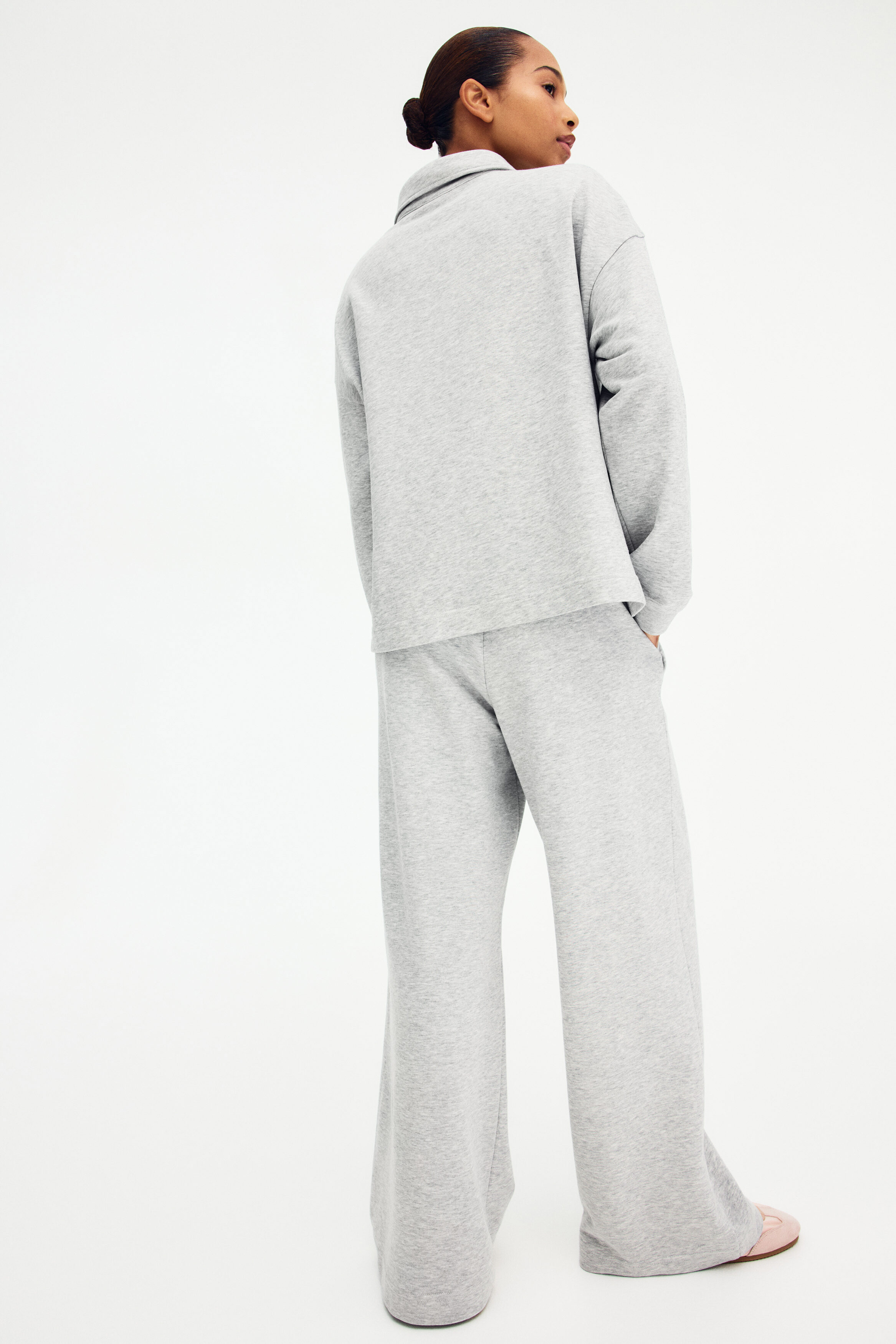 Collared sweatshirt