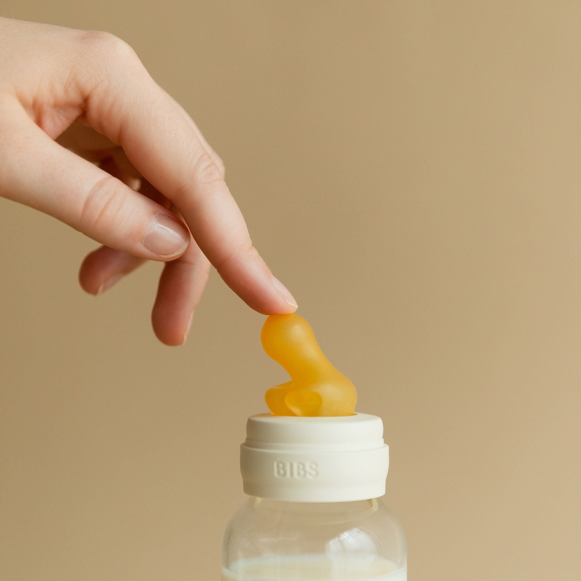 Bibs Baby Bottle Round Nipple Latex 1 Pack 270 Ml Medium Flow Ivory
