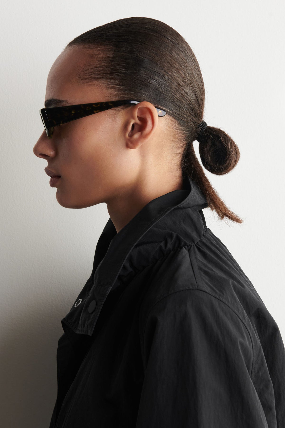 SLIM RECTANGULAR SUNGLASSES — Brown dark